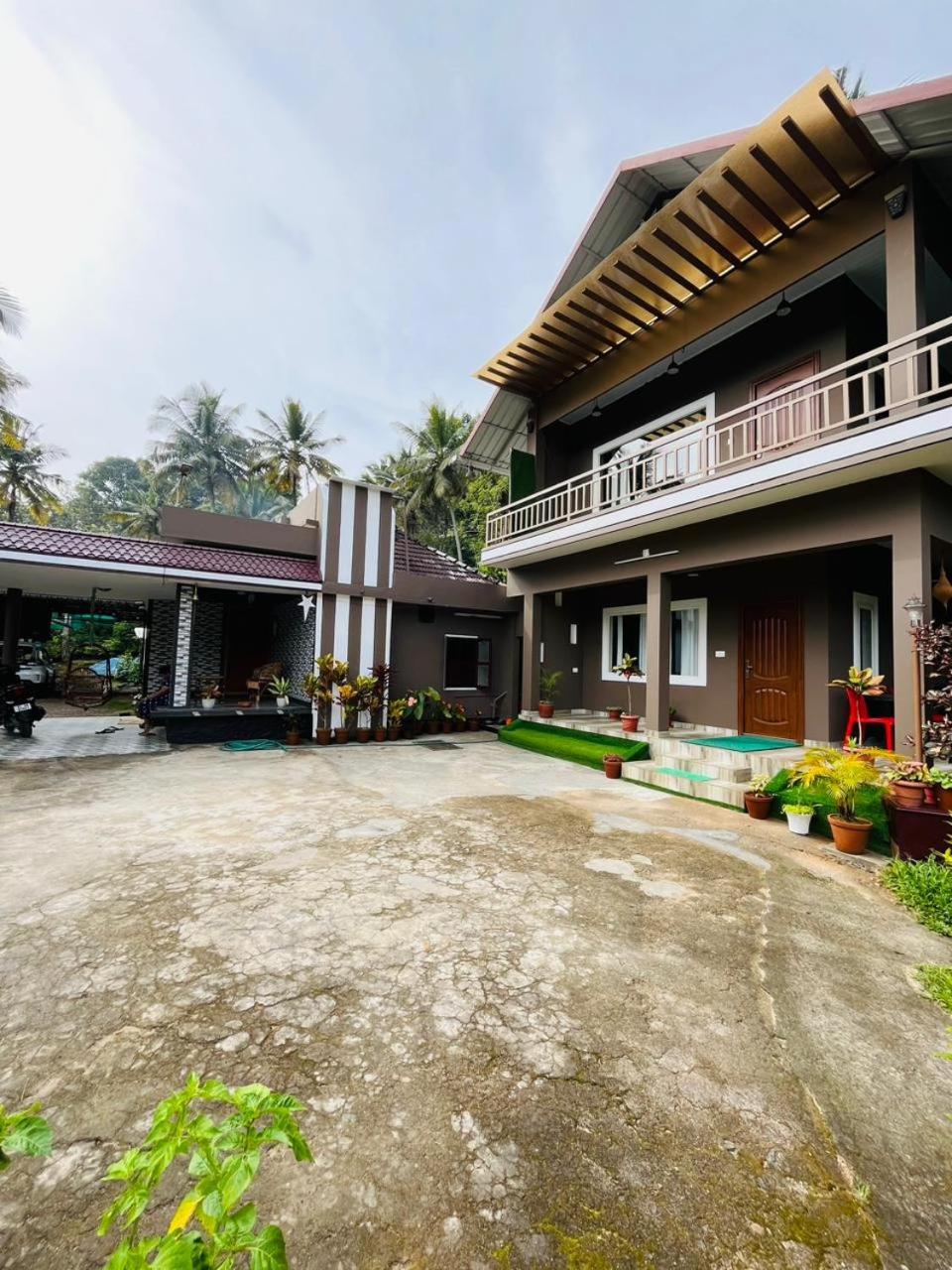Linn View Home Stay Munnar view 4