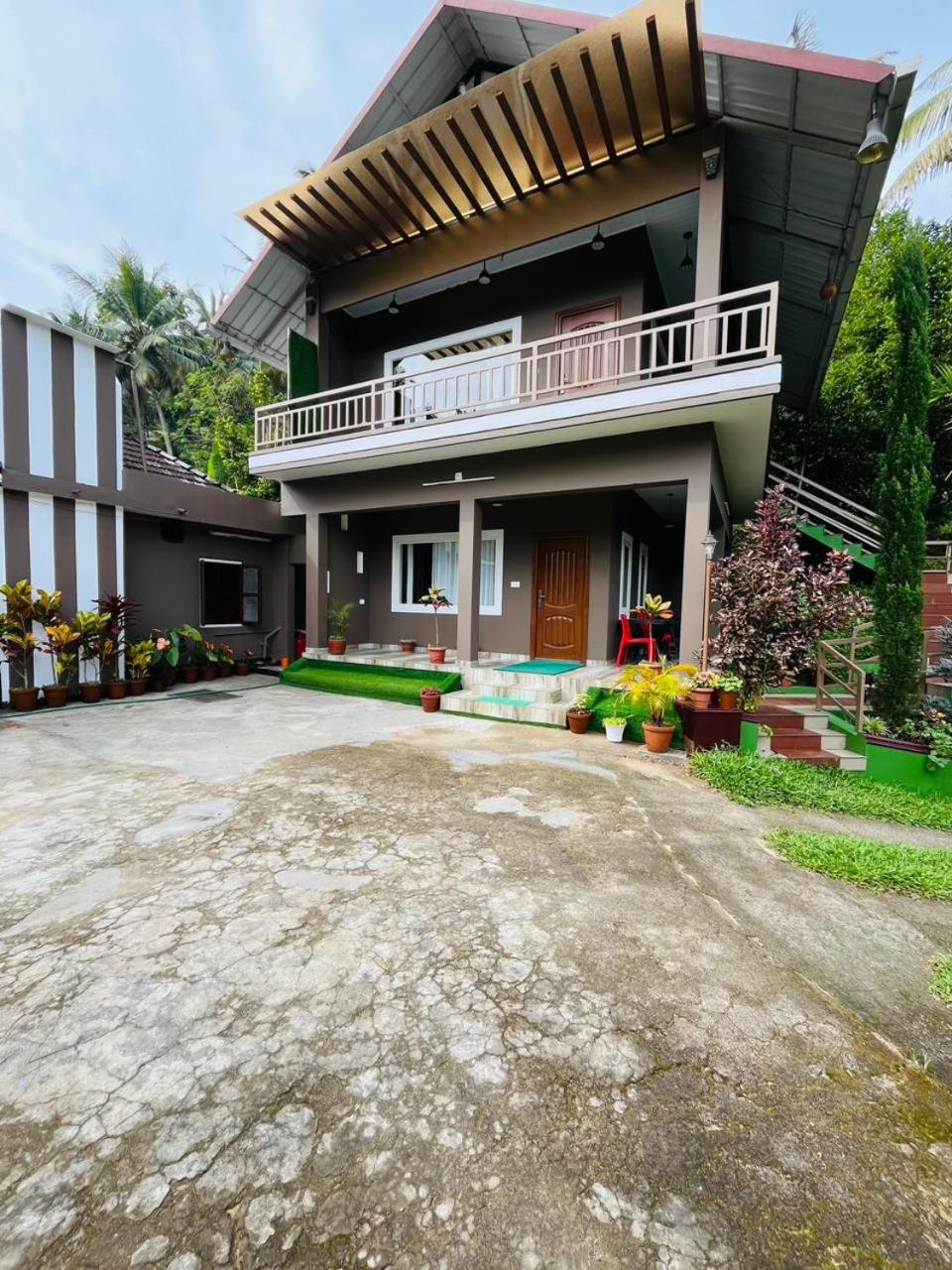 Linn View Home Stay Munnar view 3