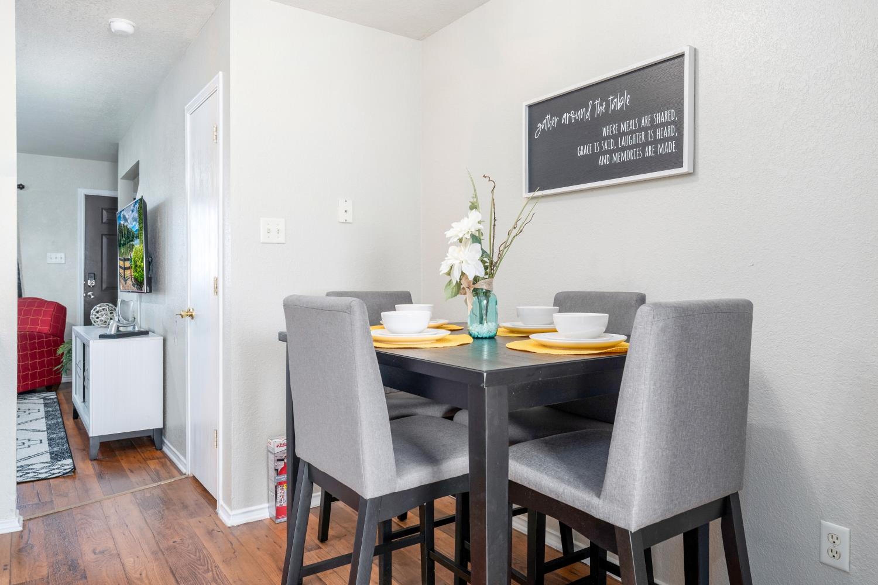 ZRoyal Stay 2BR Mid-Term Housing Near Ft Cavazos - Ideal for TDY, Travel Nurses, Contractors, and Extended Stays