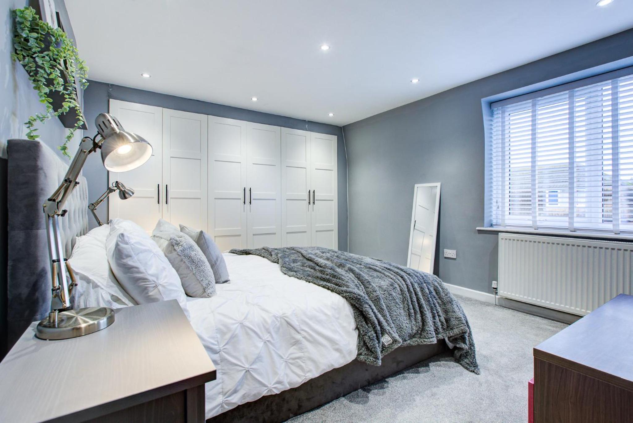 Modern 3 Bedroom House Dog Friendly view 4