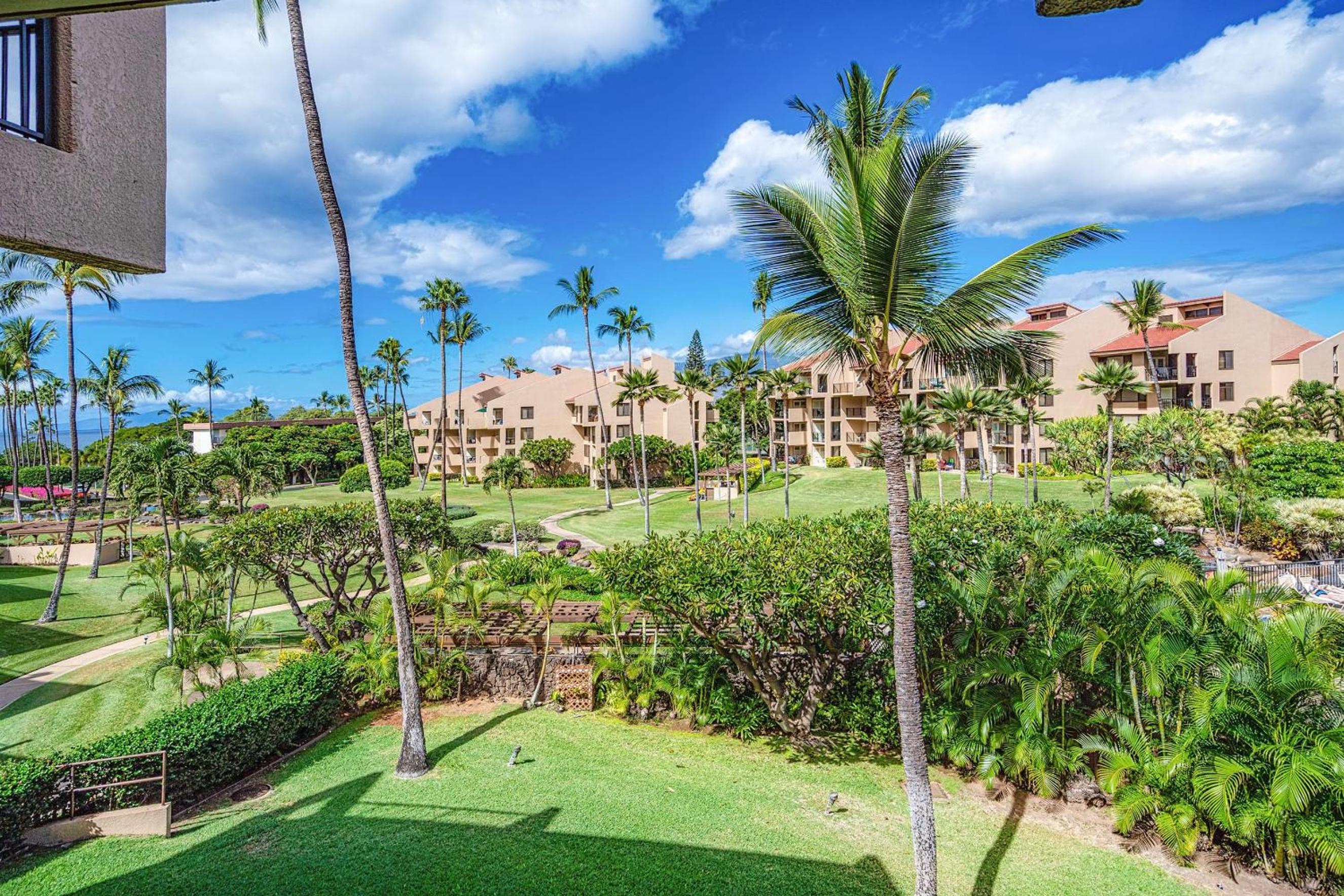 Kamaole Sands 6-303 - Courtyard and Ocean Views view 2