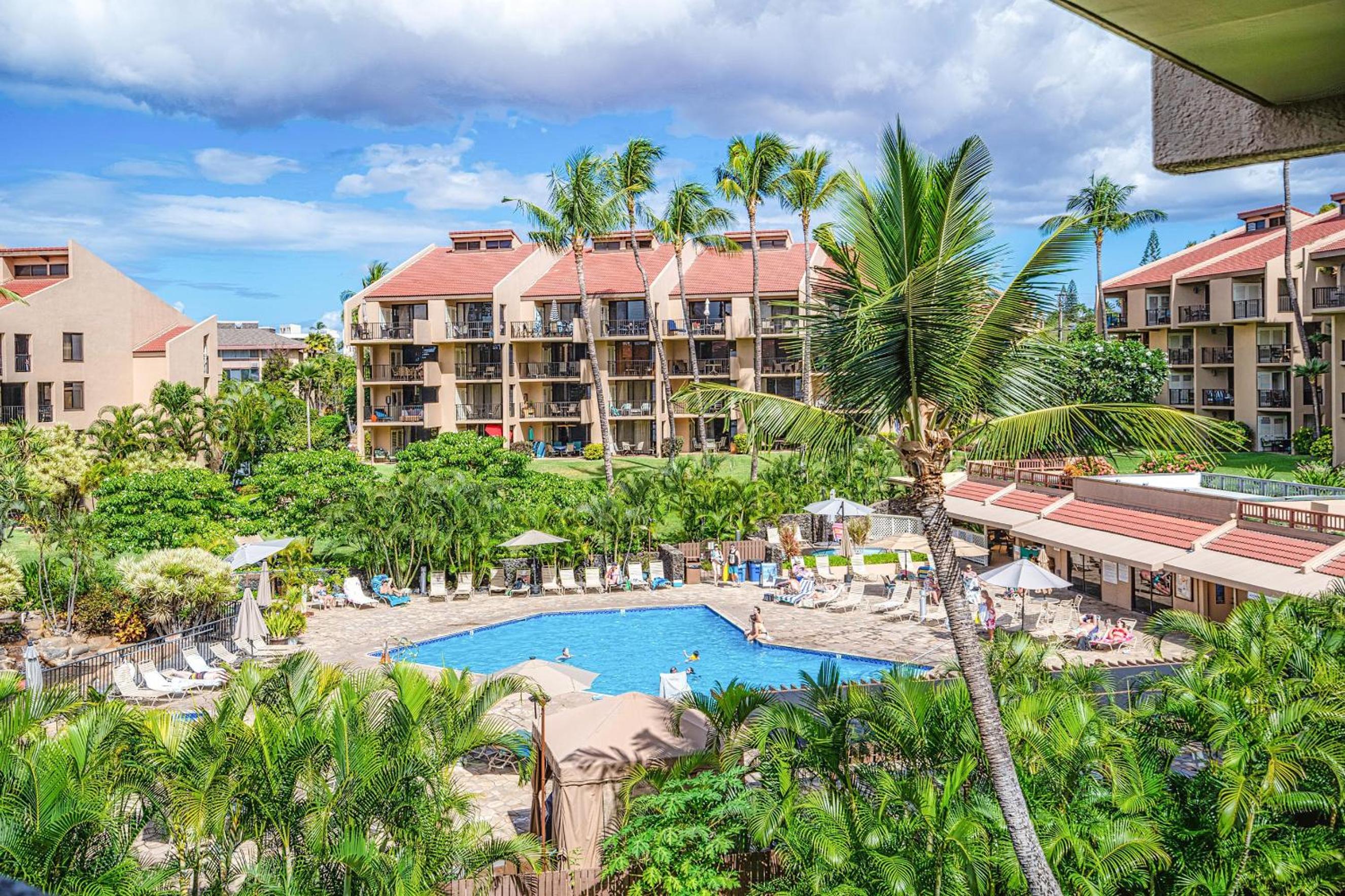 Kamaole Sands 6-303 - Courtyard and Ocean Views view 3