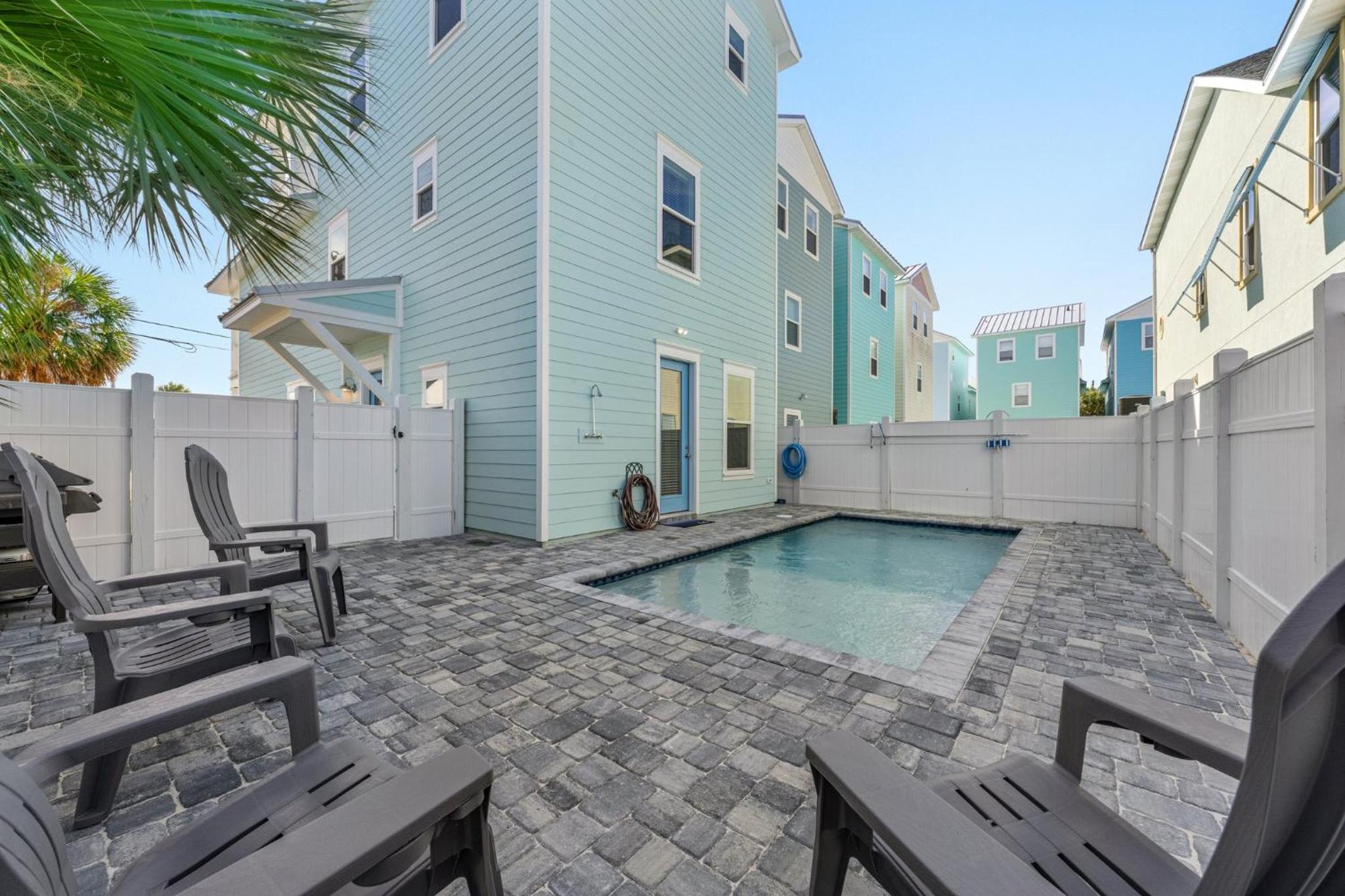 Spectacular 3br 4ba w/ Private Pool, 2 Min Walk to Beach - Sleeps 15! view 3