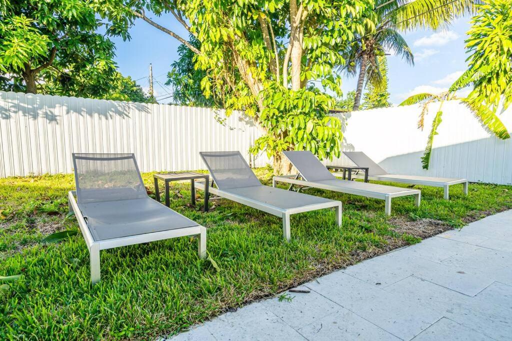 Modern Home, Heated Pool Hot-Tub, 12min to Ocean
