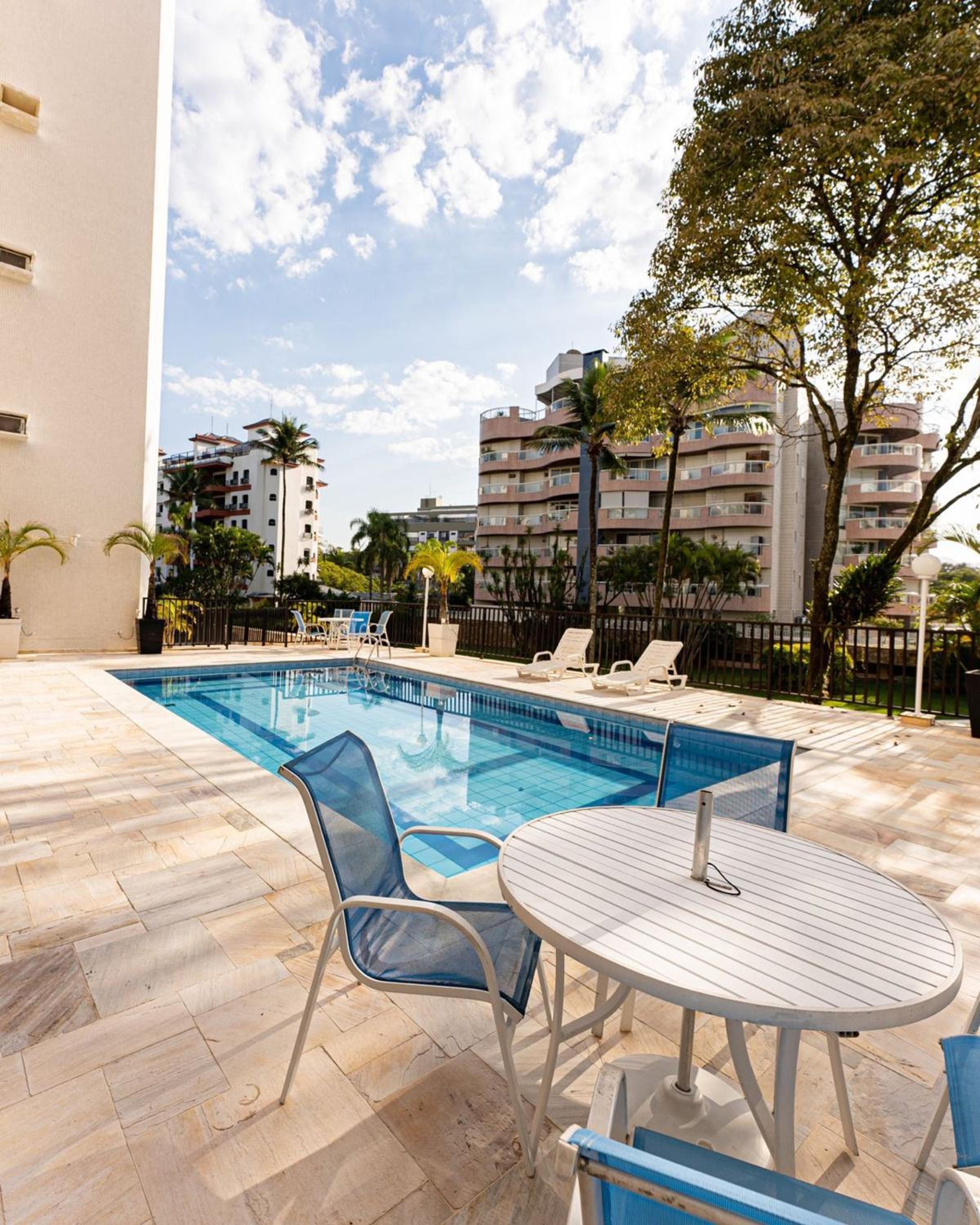 Apartment right on the sand in Riviera de São Lourenço