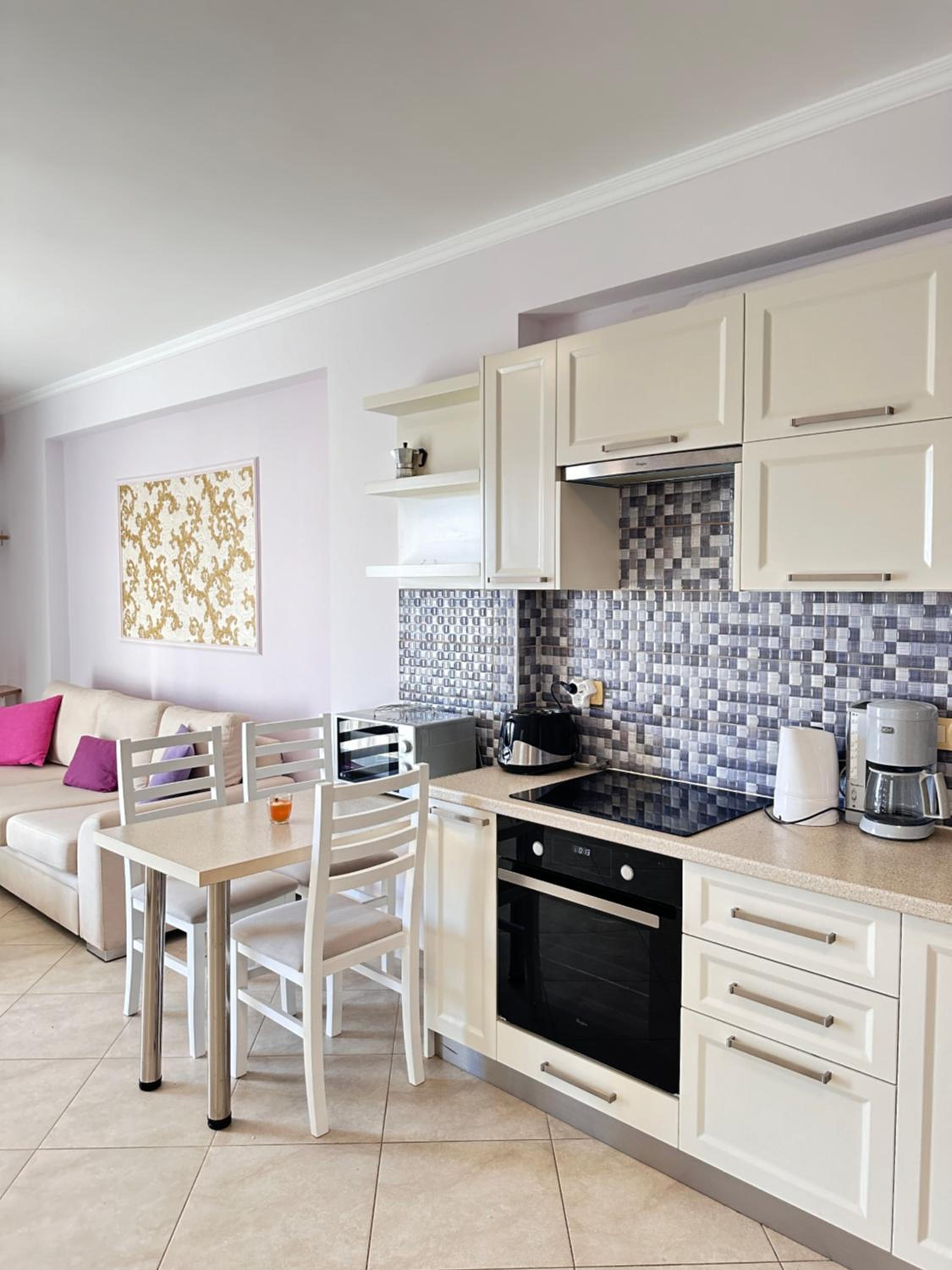 Violet Sea View Apartment