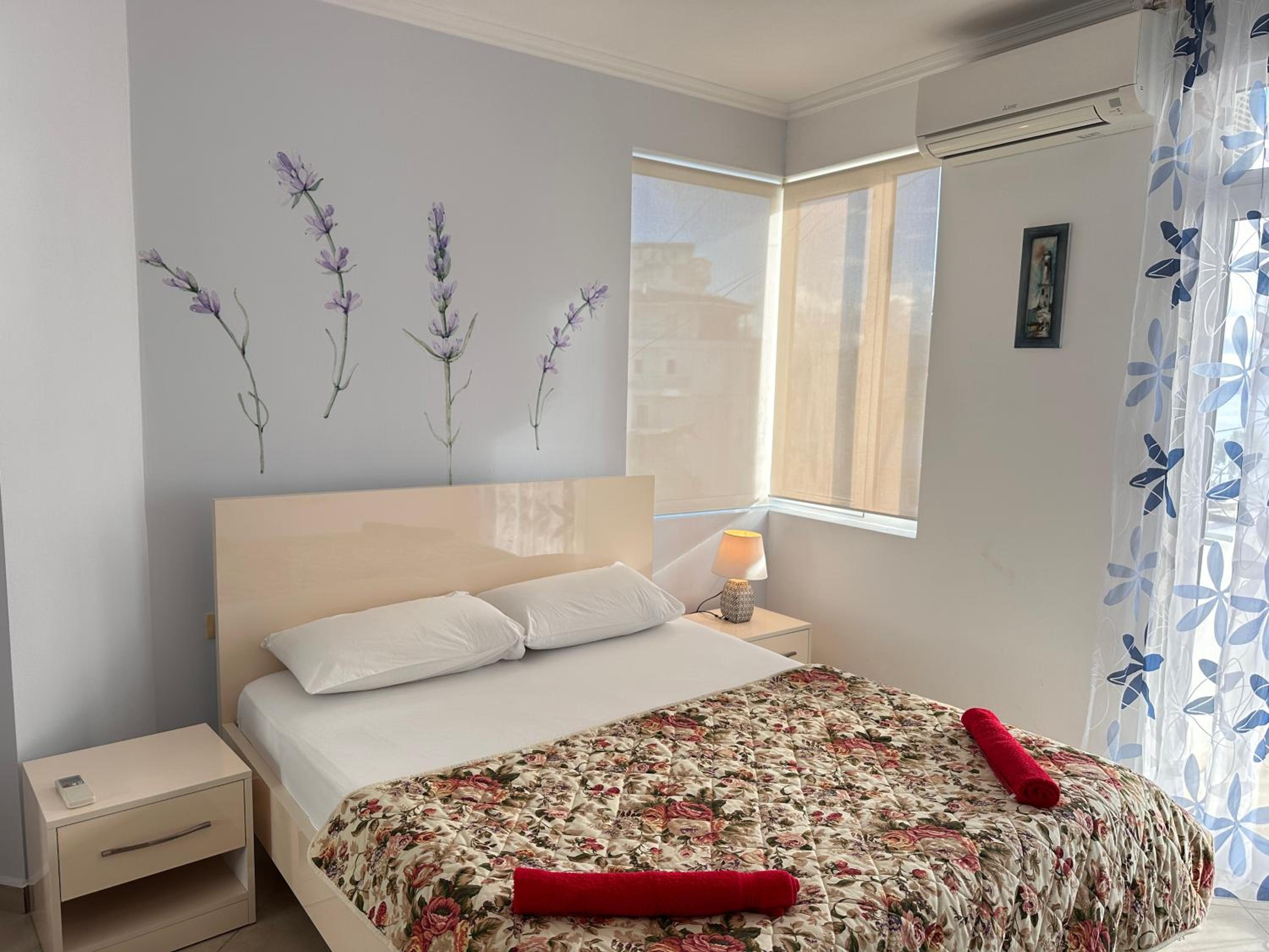 Violet Sea View Apartment