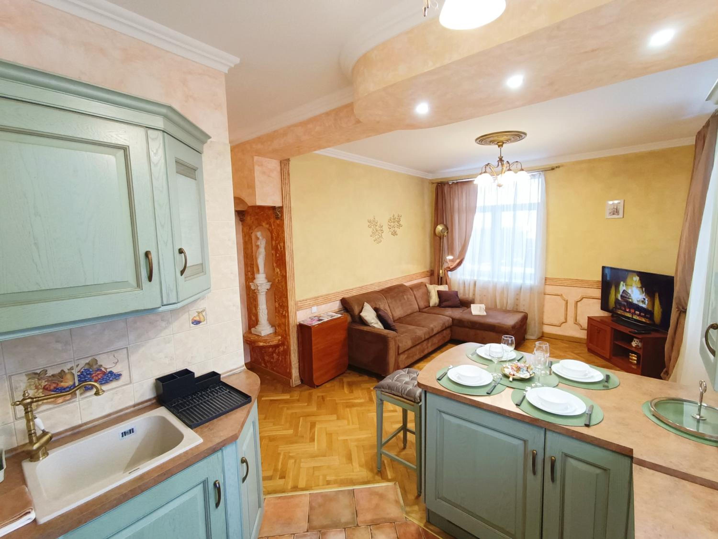 Old Town Retreat with Stunning Cathedral Views Two bedroom Apartment view 4