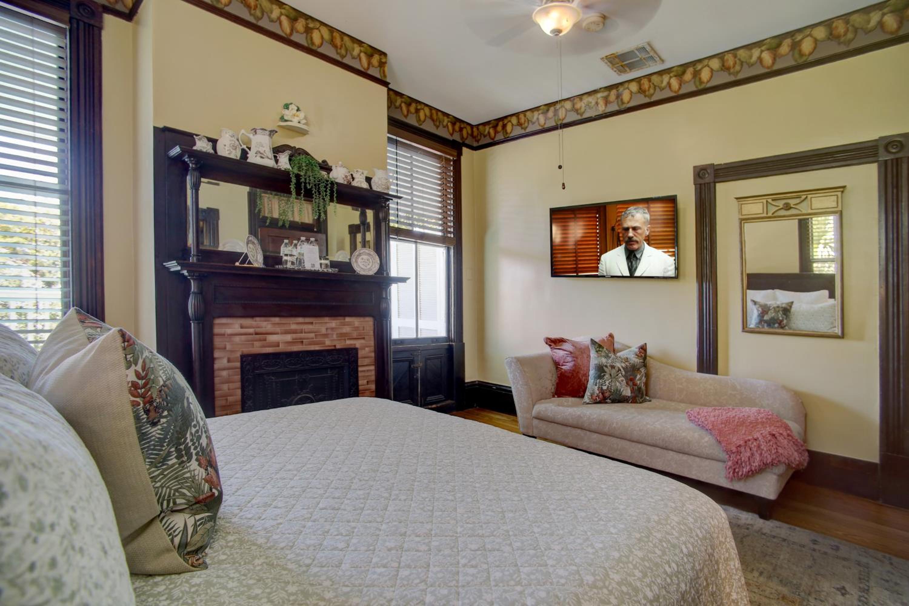 Azalea Inn and Villas