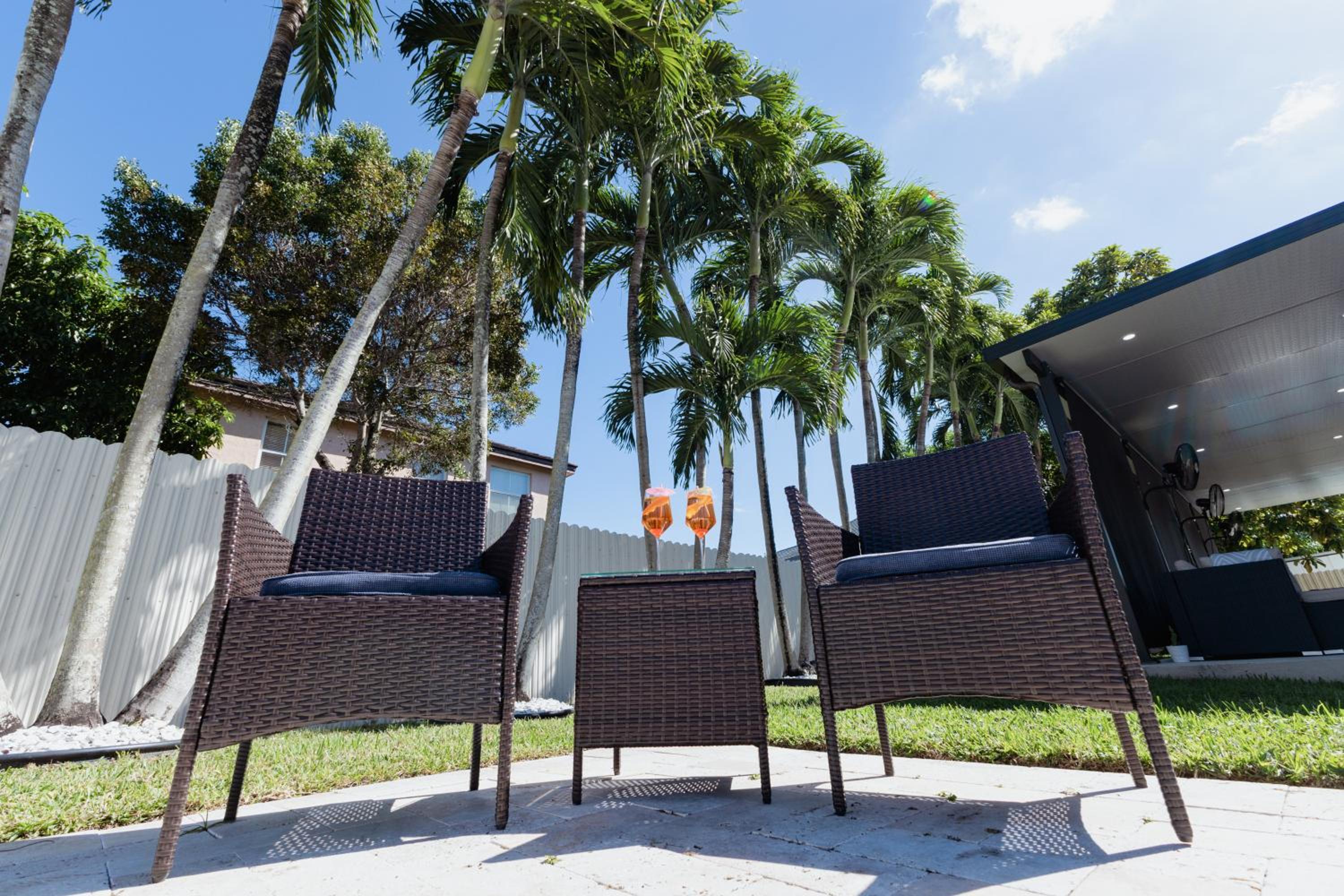 Miami Getaway Heated Pool Villa with Mini Golf & BBQ