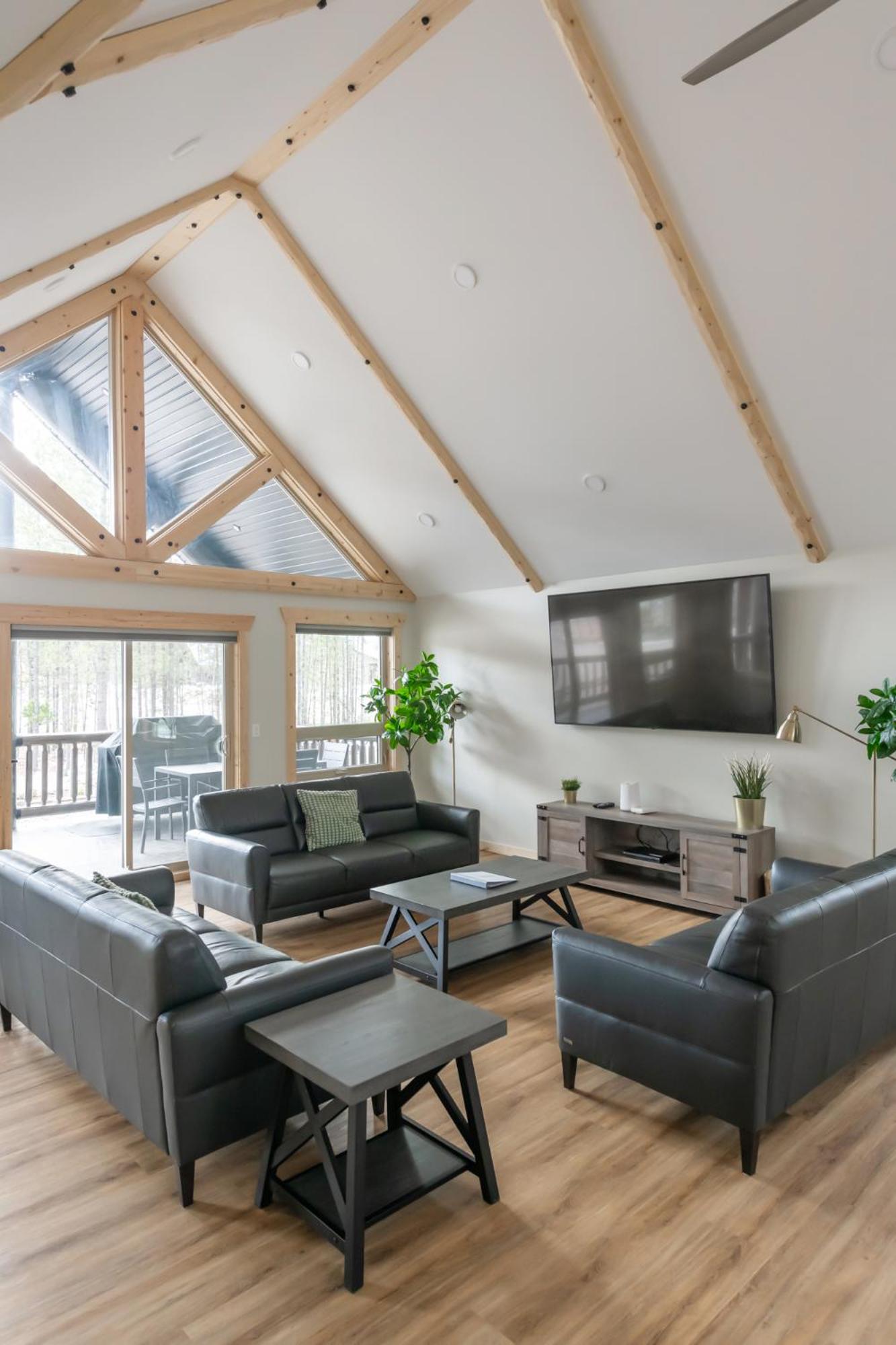The Golden Eagle Cabin