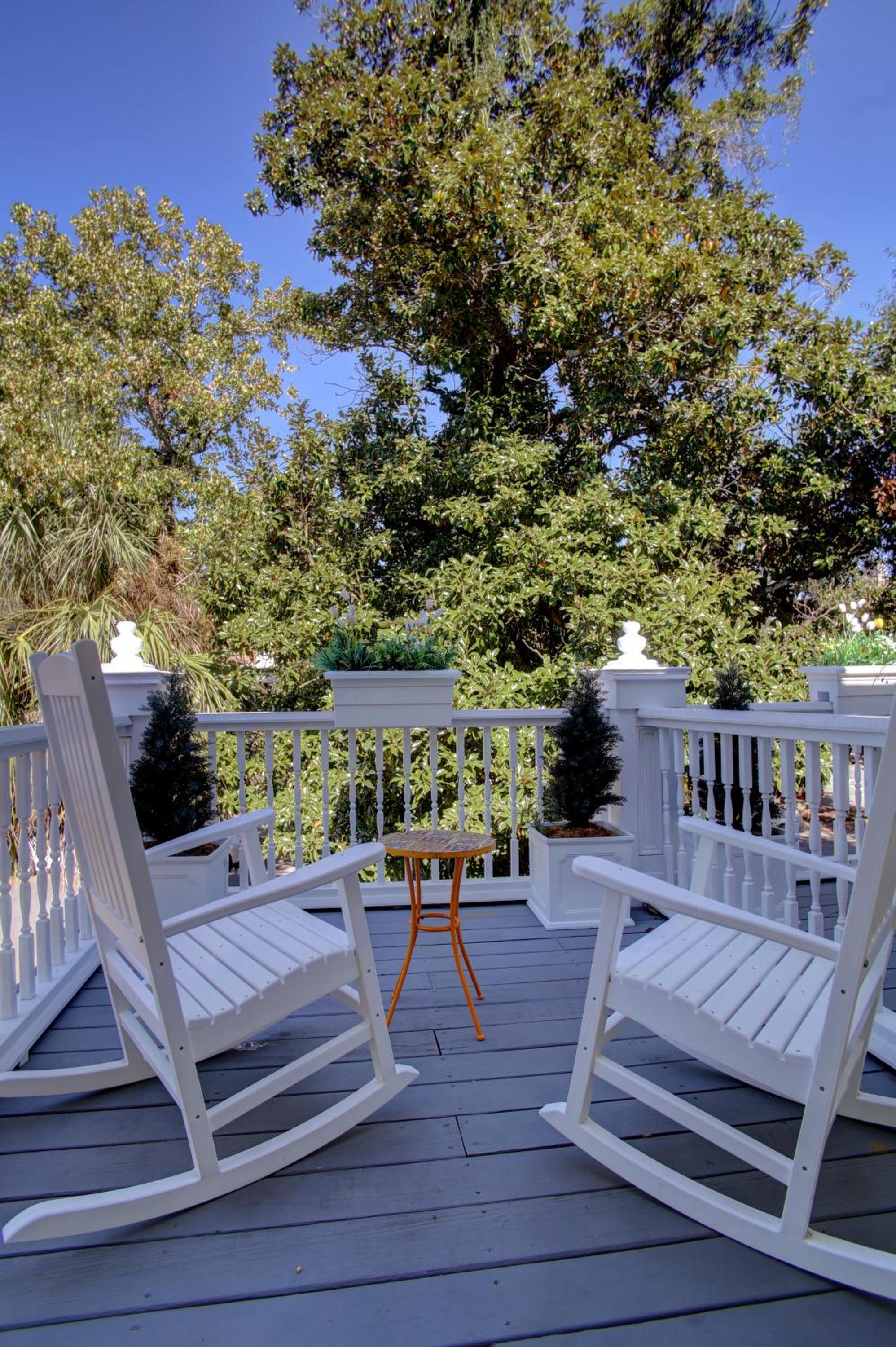 Azalea Inn and Villas
