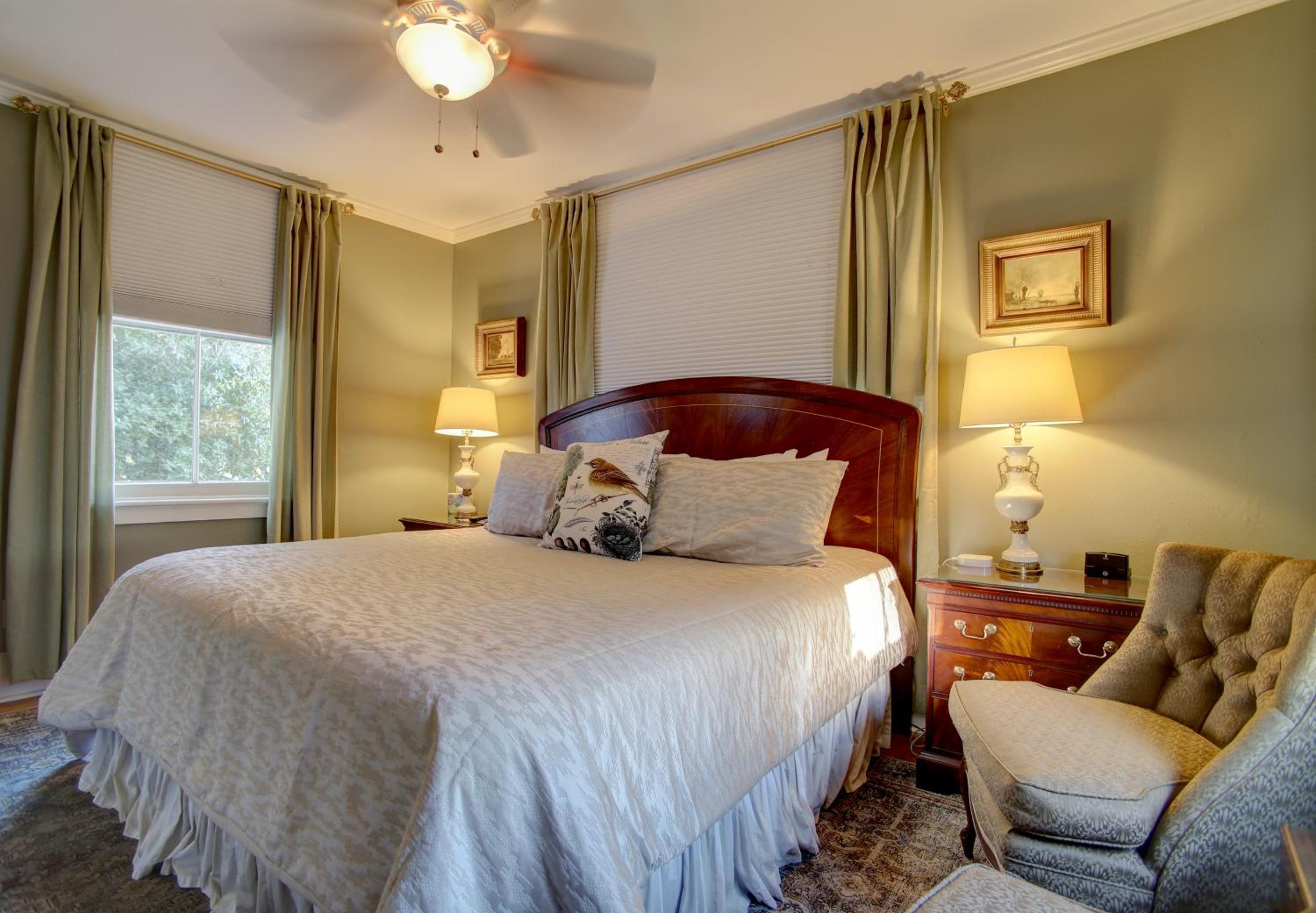 Azalea Inn and Villas
