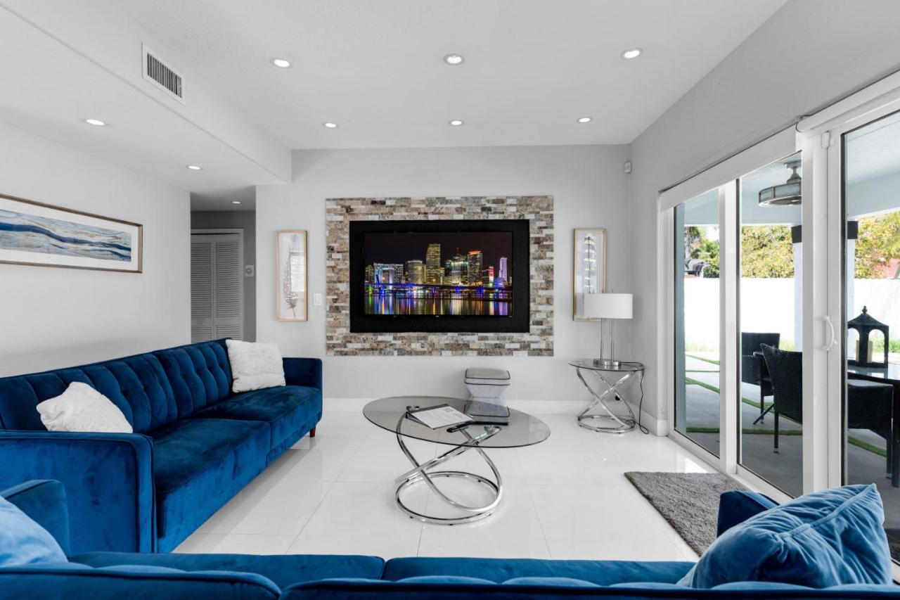 Prestigious Home with Pool