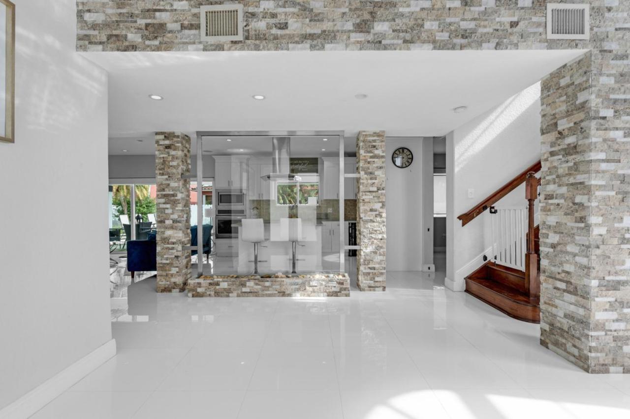 Prestigious Home with Pool