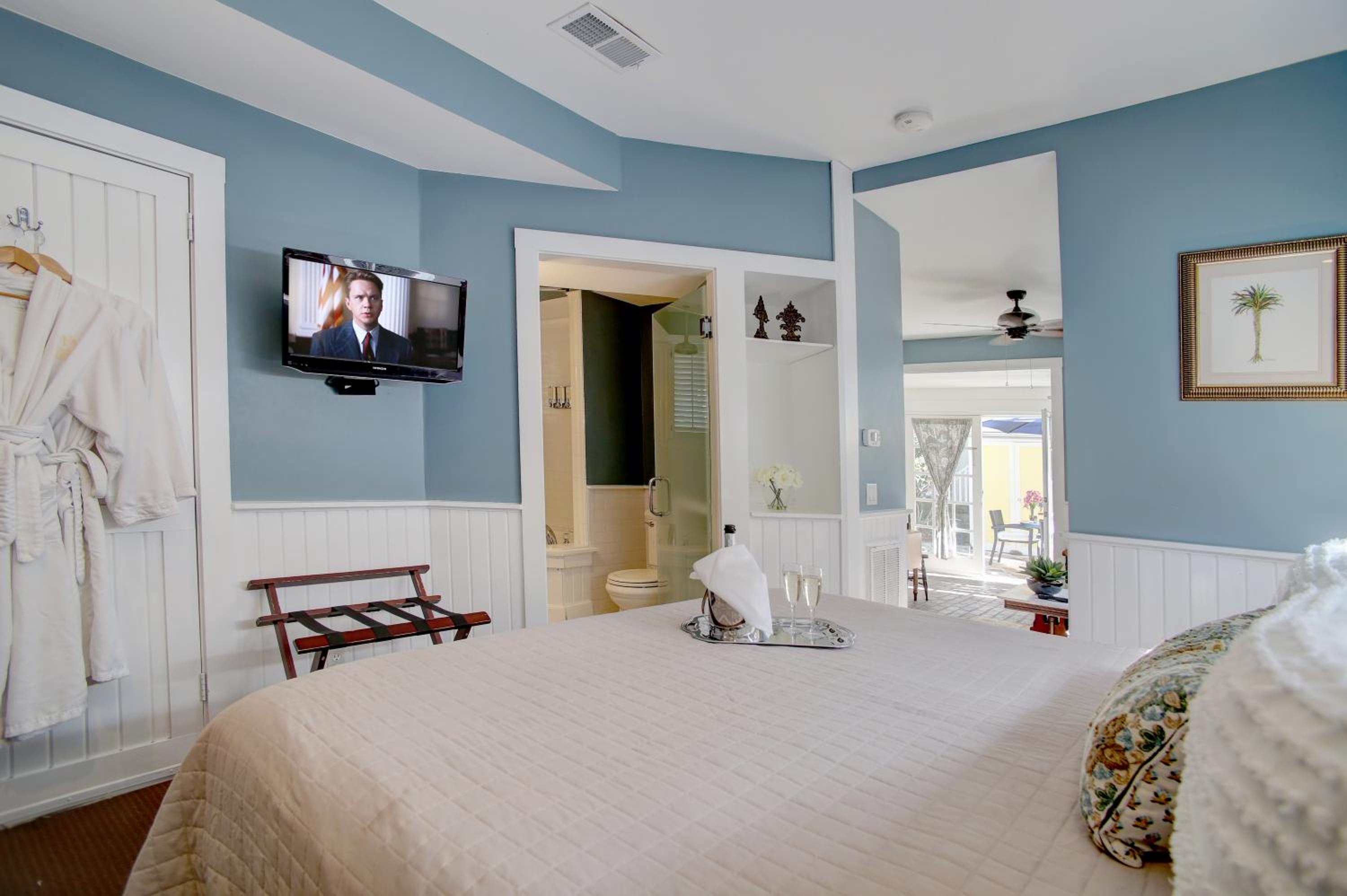Azalea Inn and Villas
