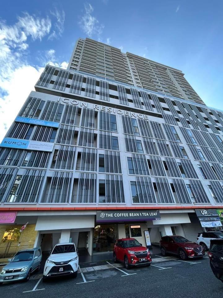The Iconic Stay with pool/playground/gym/sauna-3BR photo 3