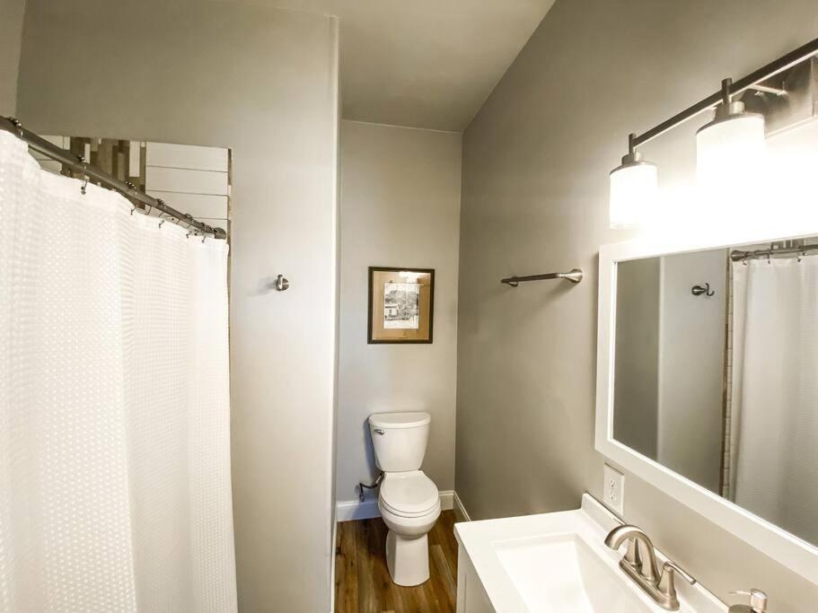 Custom Dream home, loft/porch, trendy neighborhood view 3