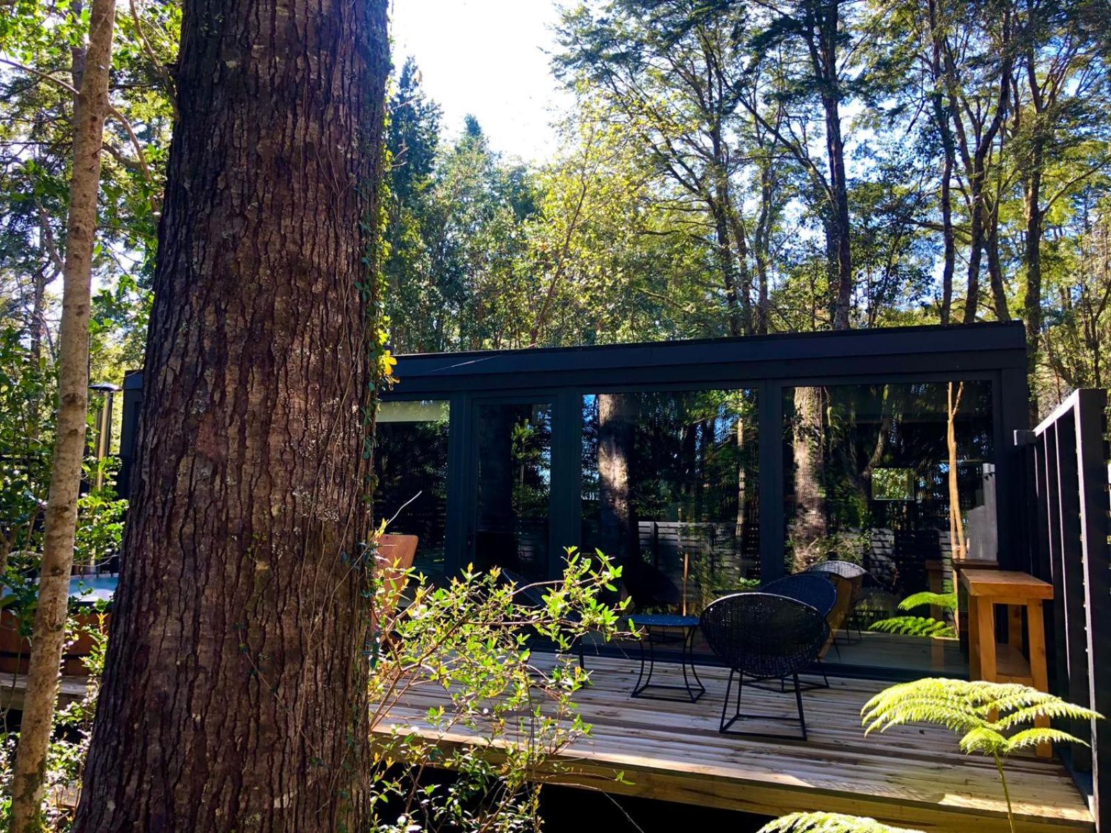 Calma Cabins