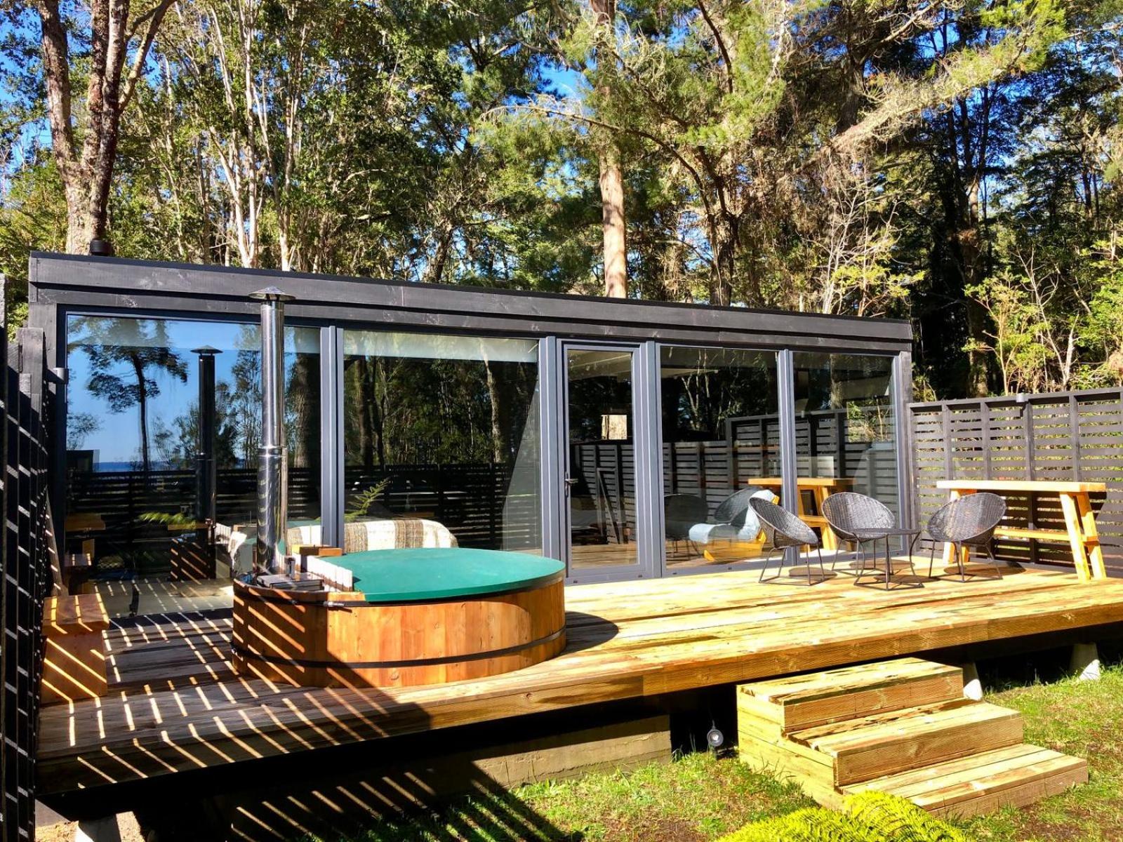 Calma Cabins
