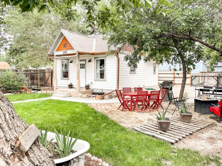 COZY Remodeled! Steps to Downtown/OCC, fire pit view 2