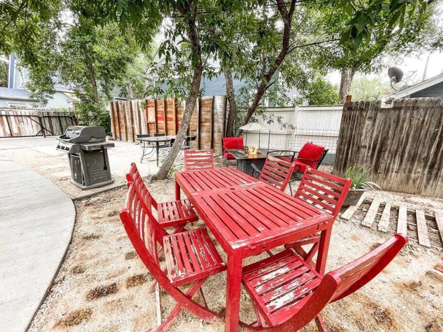 COZY Remodeled! Steps to Downtown/OCC, fire pit view 5
