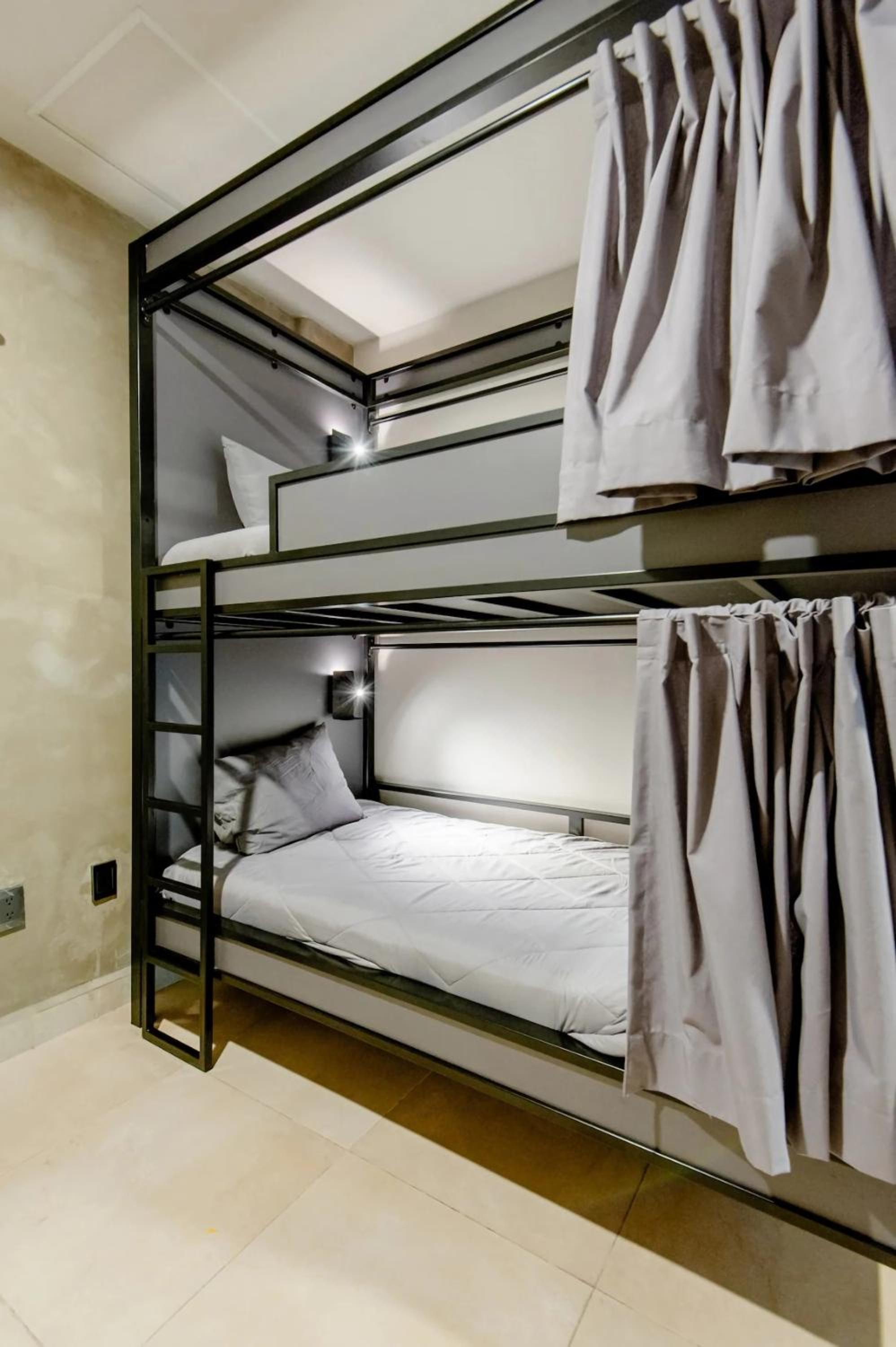 Low Bed in Shared Room Men photo 2