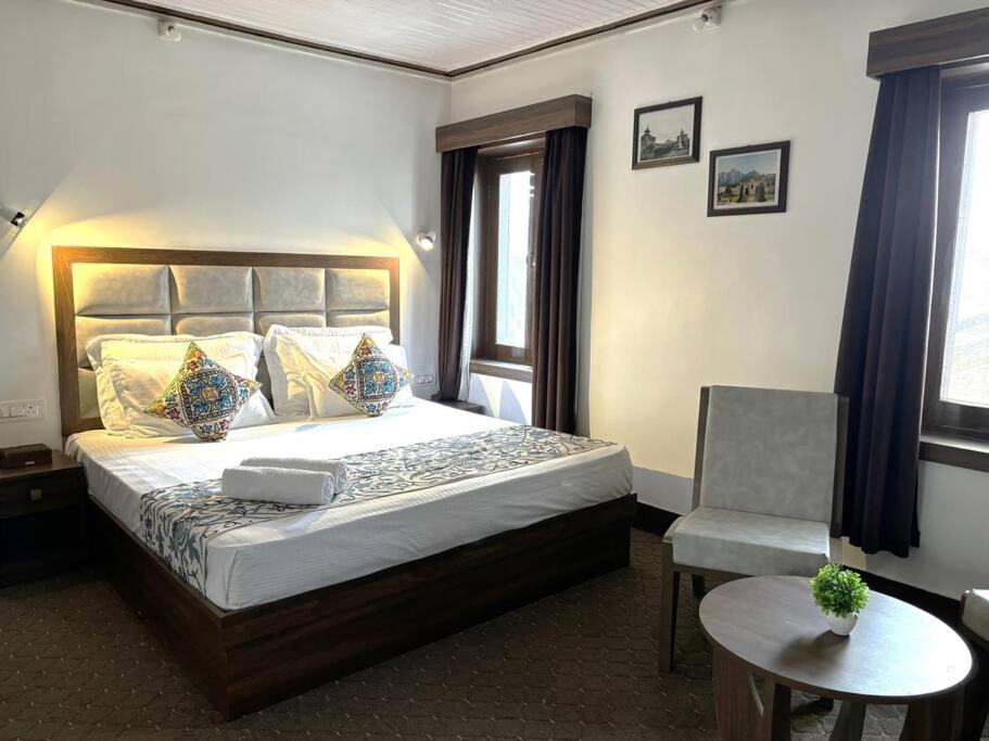 Feather Stays - 4 BHK Apartment in a Villa view 4