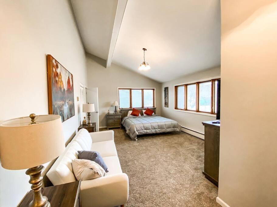 New Remodeled estate in upscale neighborhood view 2