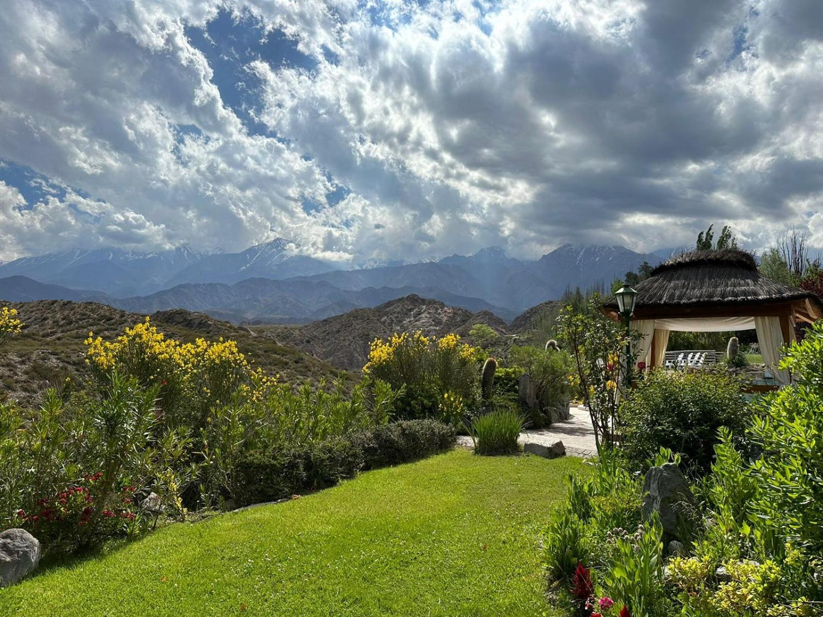 El Carmelo Mountain Lodge