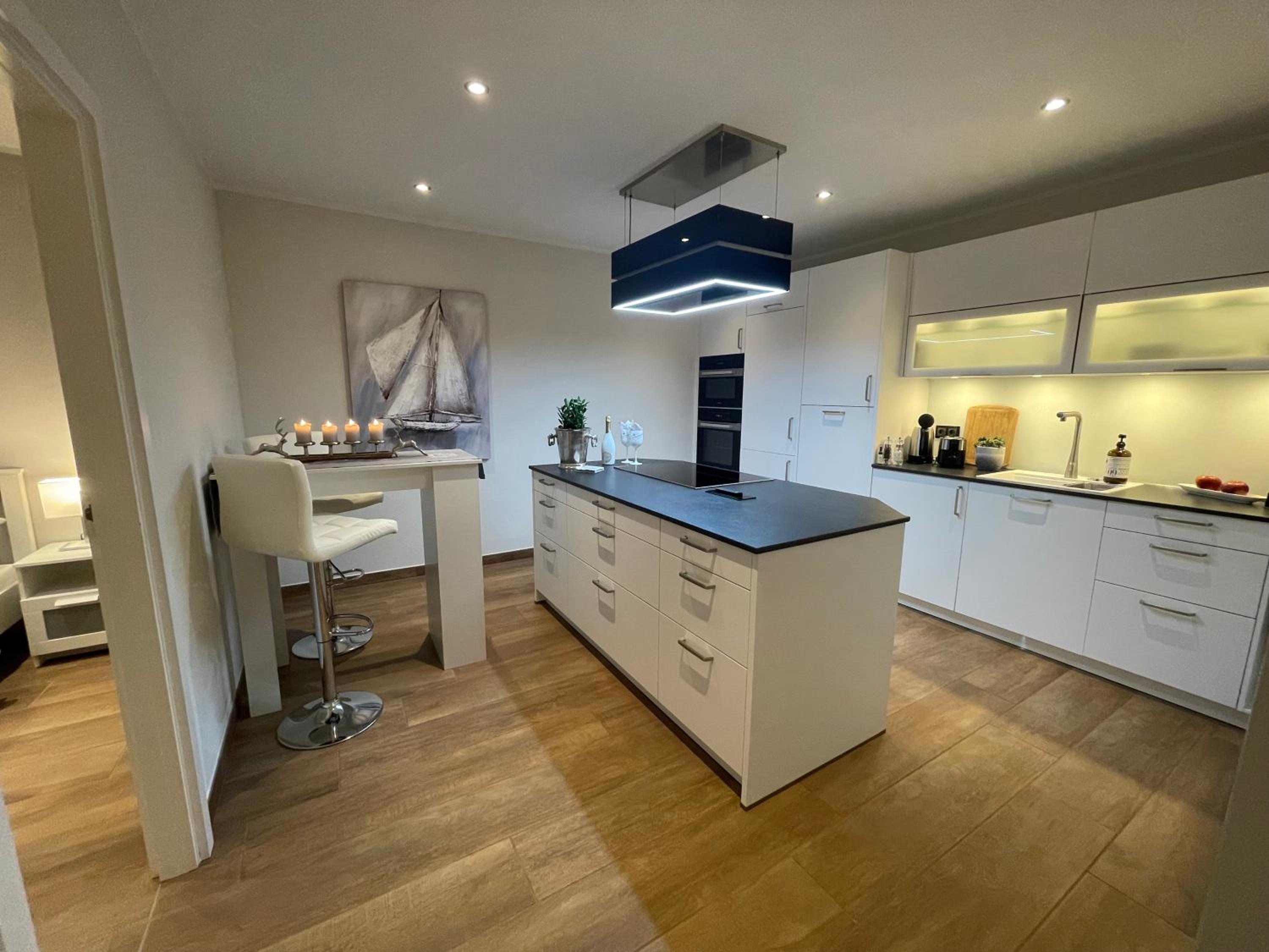 2 Zi Sonnenwohnung mit Luxusküche in der Maritim Residenz Bellevue an der Ostsee in Kiel City
