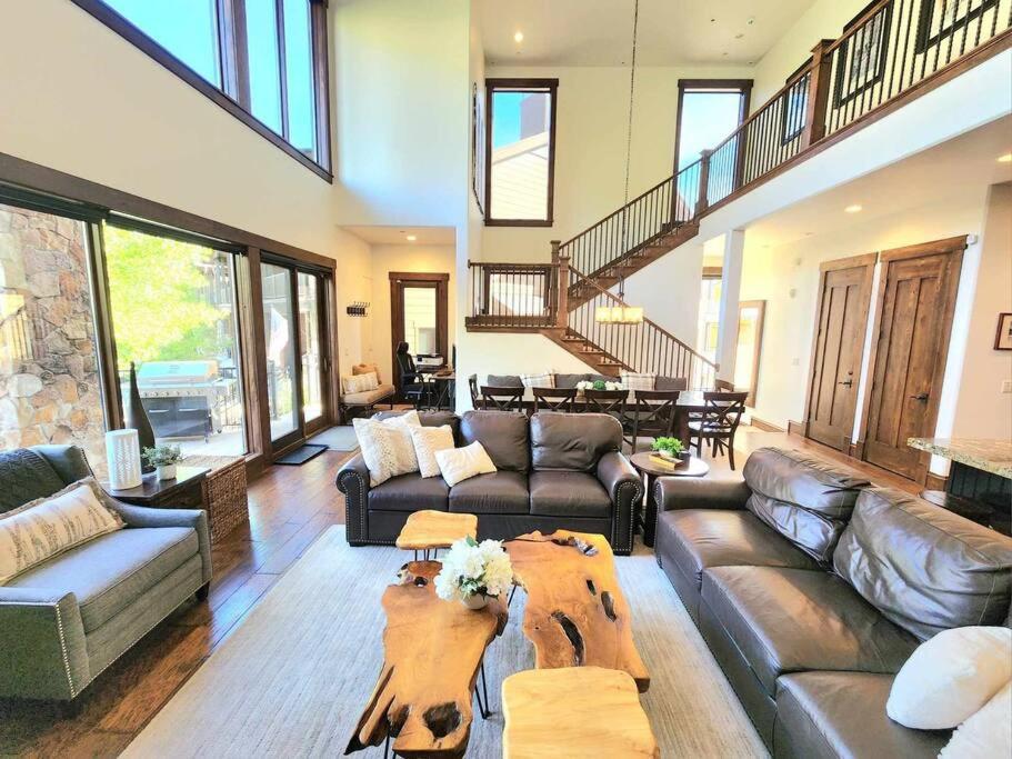 Luxury 4BR ski resort house view 4