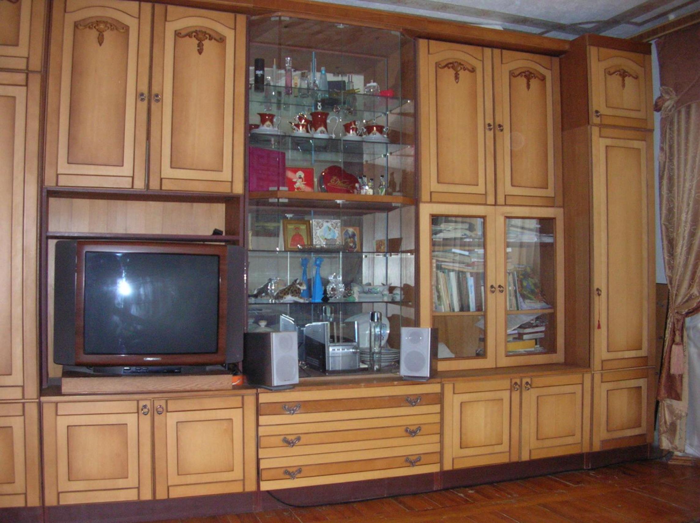 Вишенька,Проспект Космонавтів 42, ТЦ Мир, Мегамол, Магігранд view 3