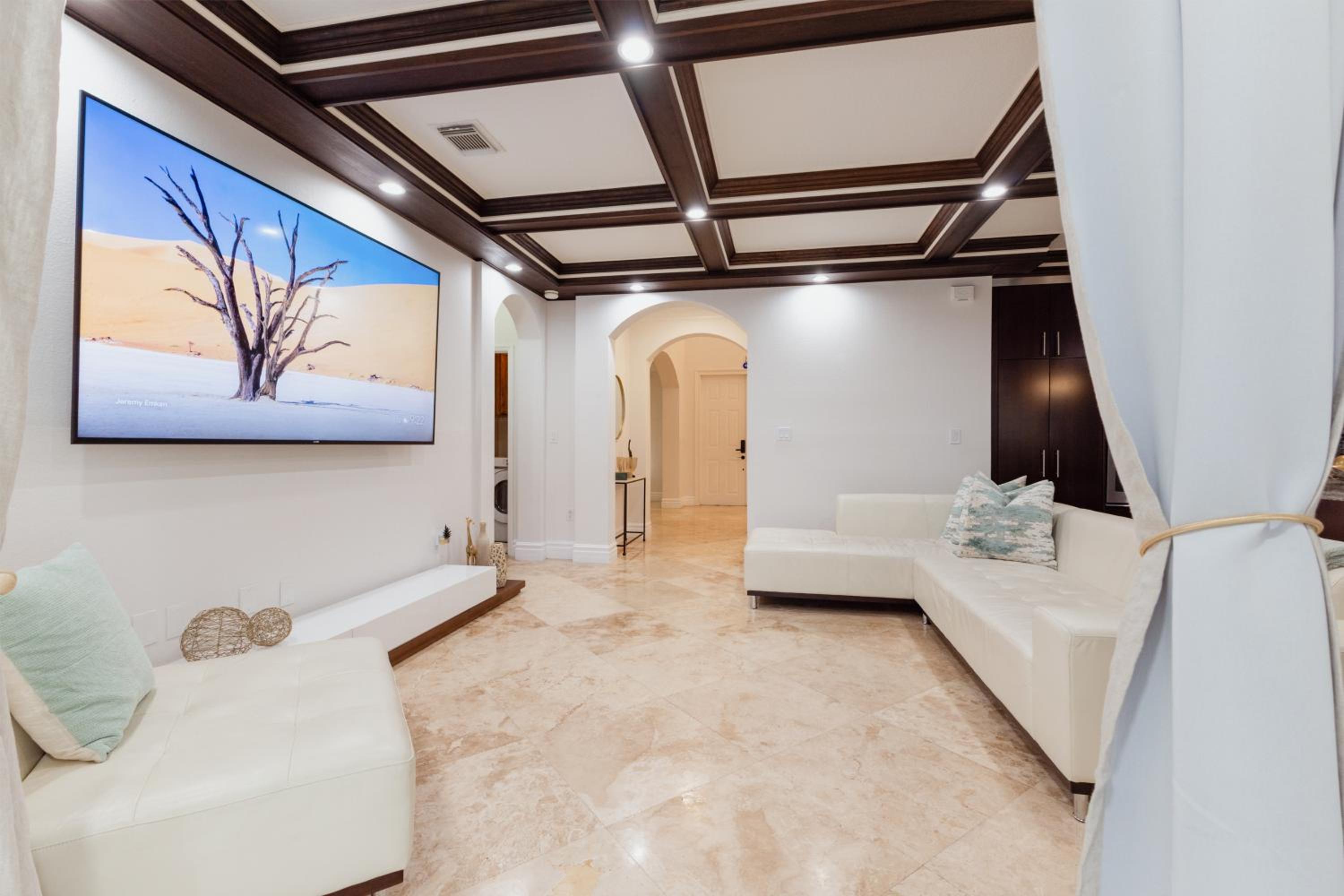 Miami Getaway Heated Pool Villa with Mini Golf & BBQ