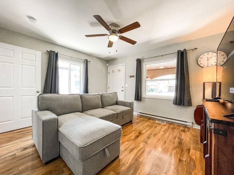New Bungalow! / Central Location Near Fairgrounds view 2