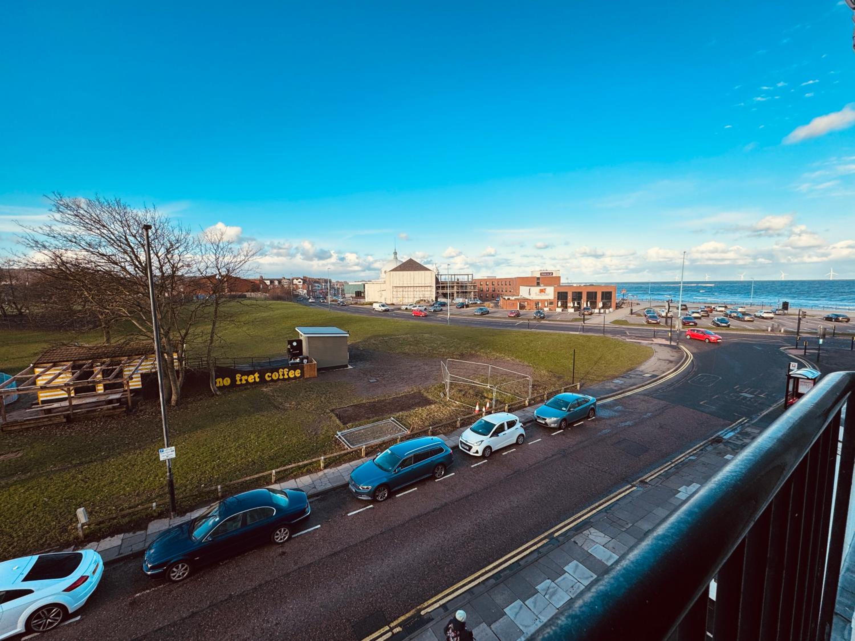 Spanish City View 2, Luxury Sea Front Apartment Free Onsite Parking view 3
