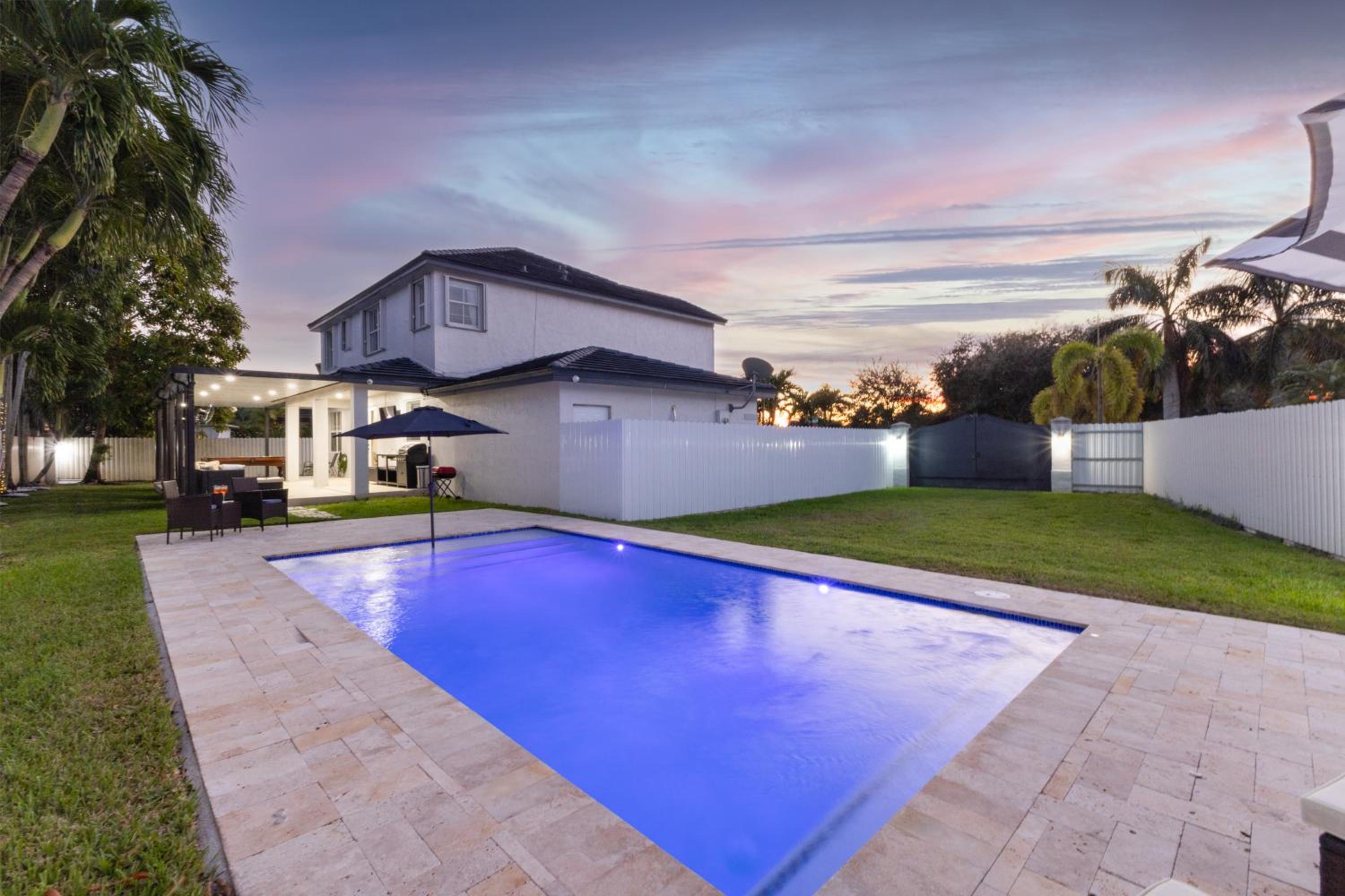 Miami Getaway Heated Pool Villa with Mini Golf & BBQ