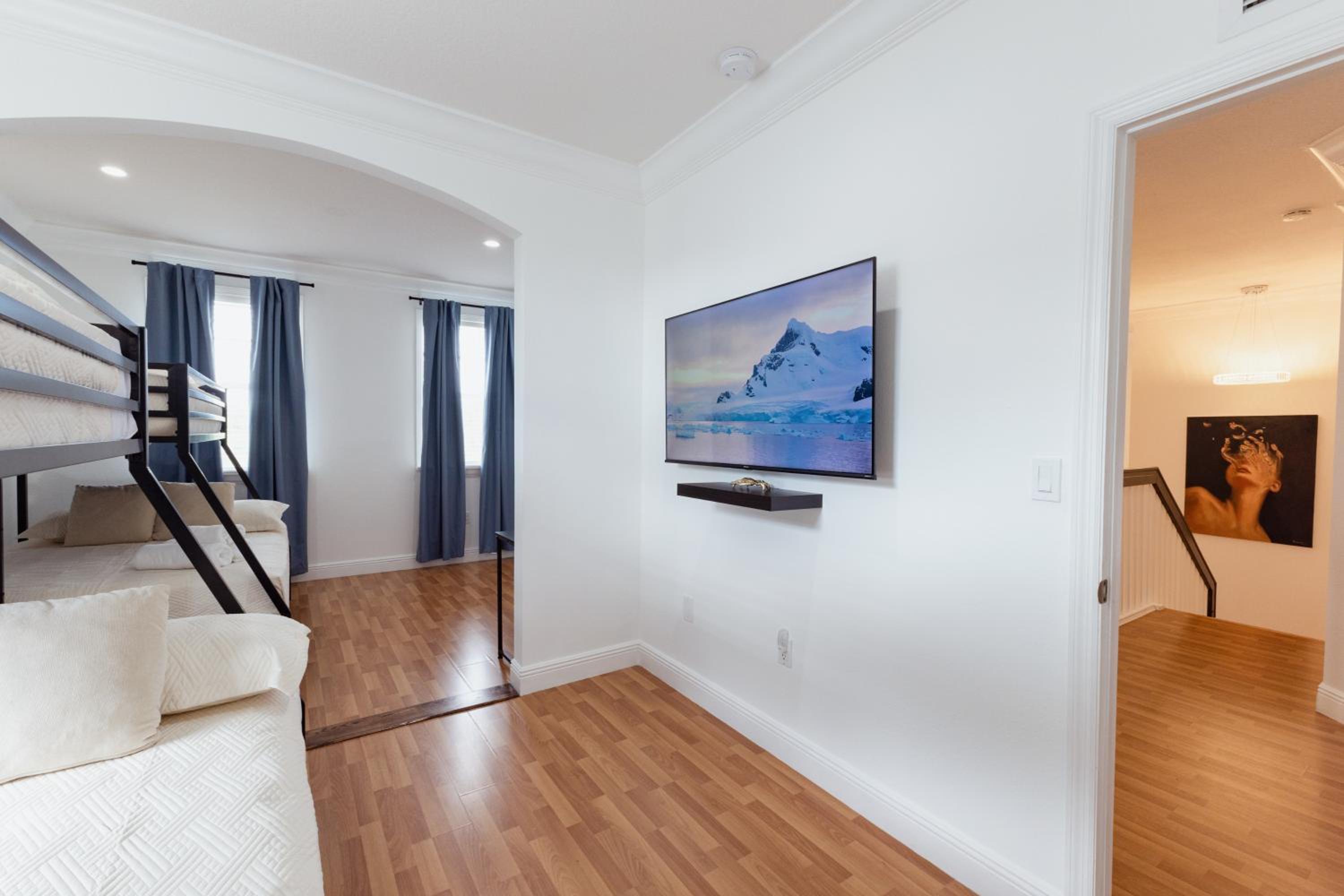 Miami Getaway Heated Pool Villa with Mini Golf & BBQ