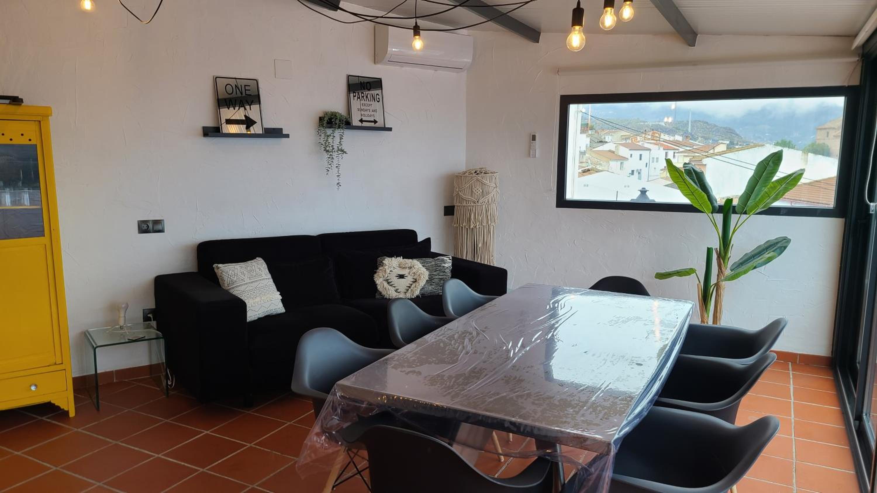 CASA CUEVA A-TIPICA