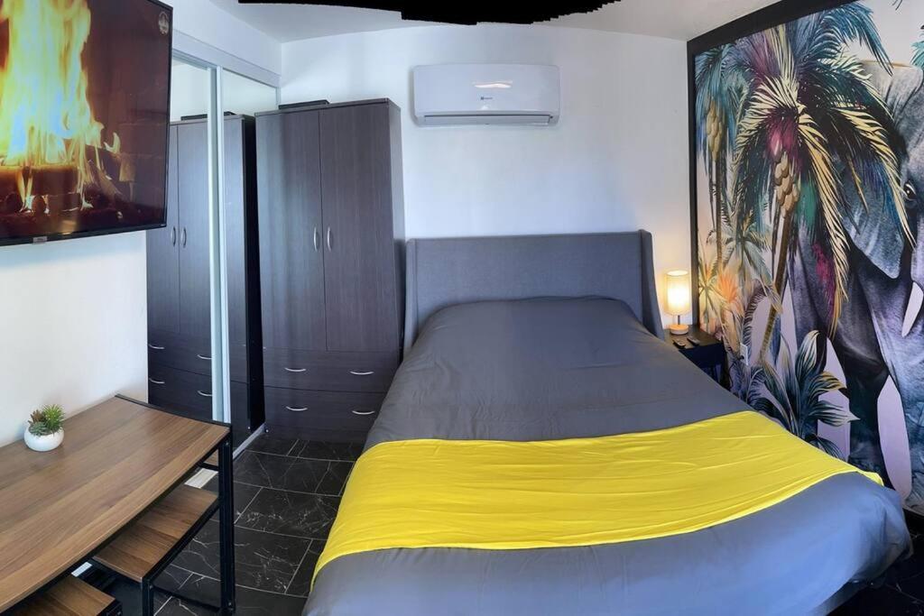 hotel room