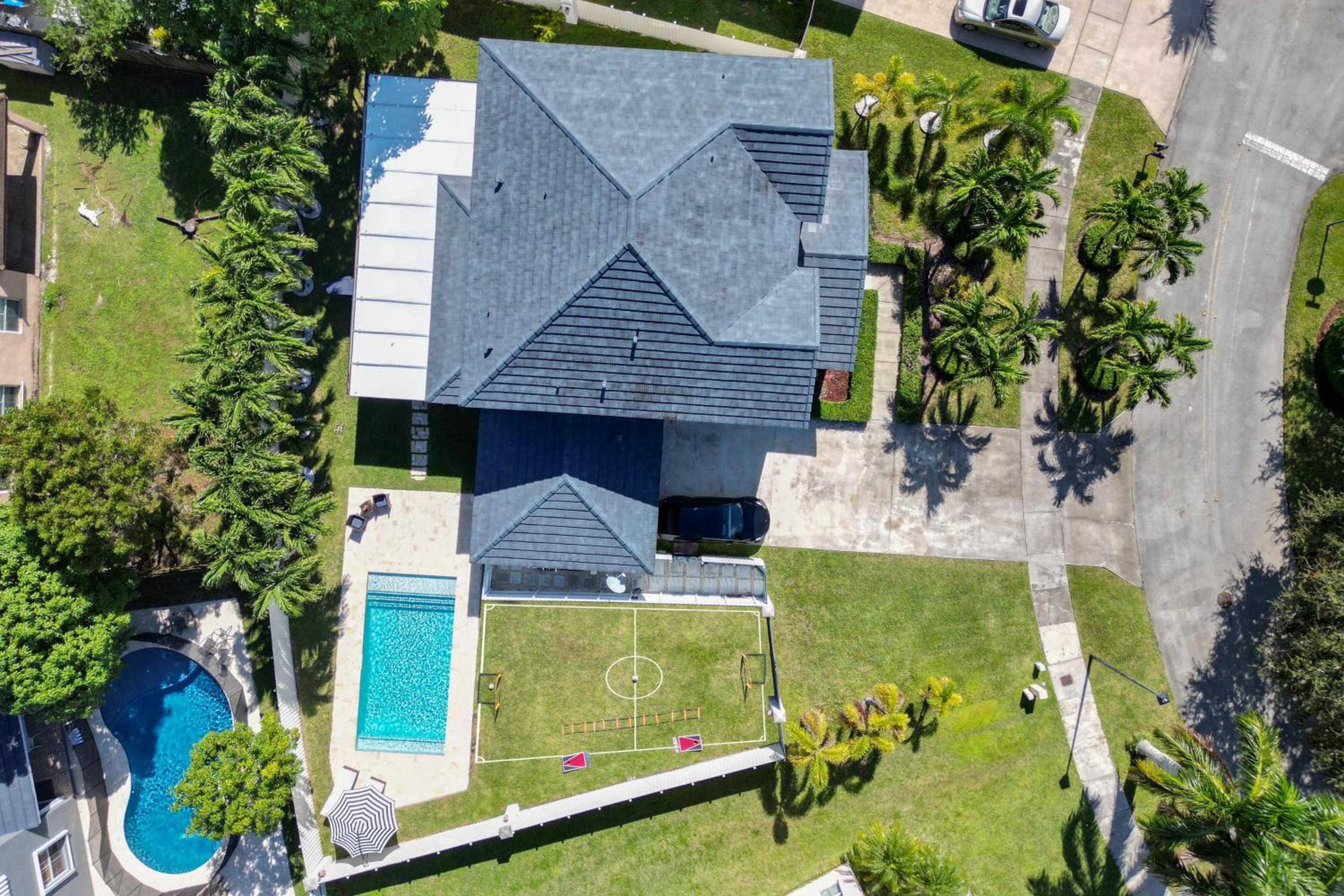 Miami Getaway Heated Pool Villa with Mini Golf & BBQ
