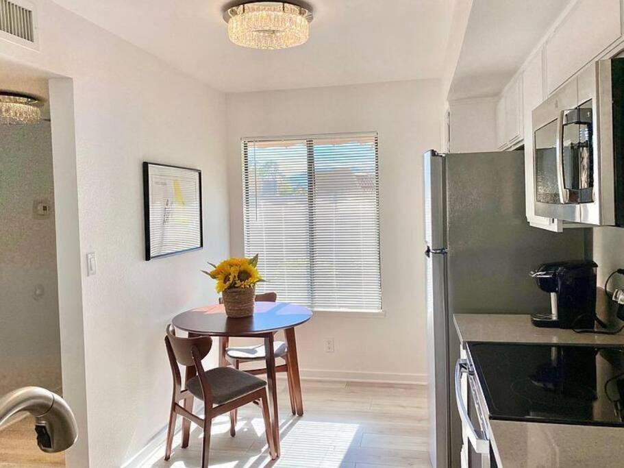 Modern 2BR Rancho Mirage Oasis view 2
