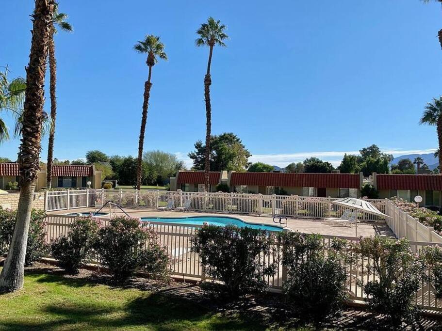 Modern 2BR Rancho Mirage Oasis view 4