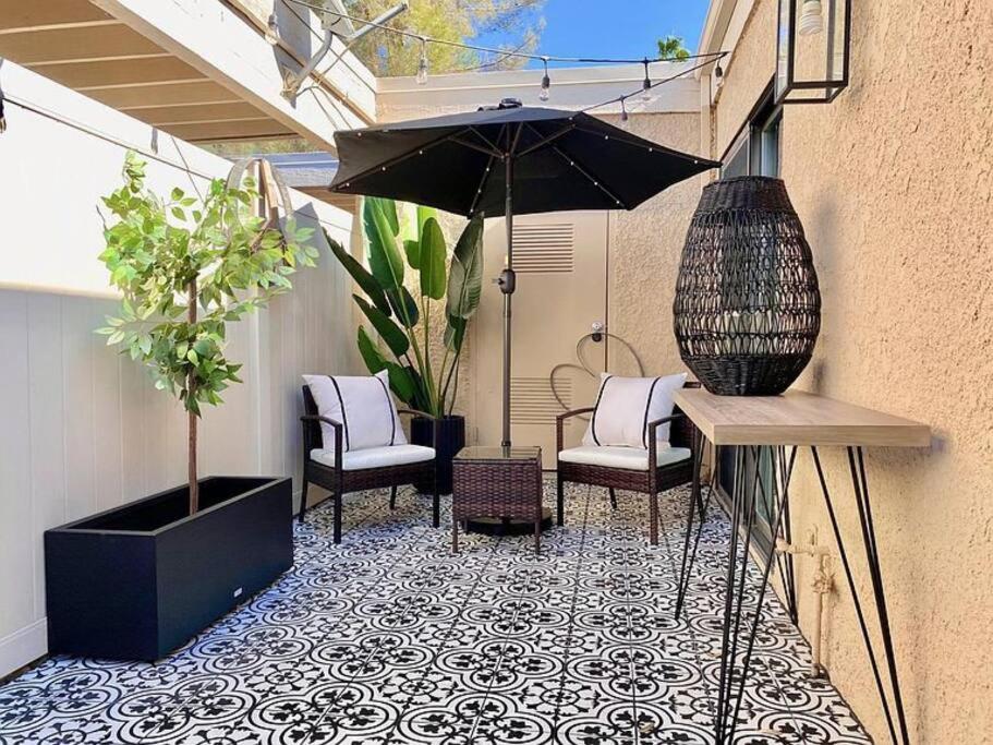 Modern 2BR Rancho Mirage Oasis view 5