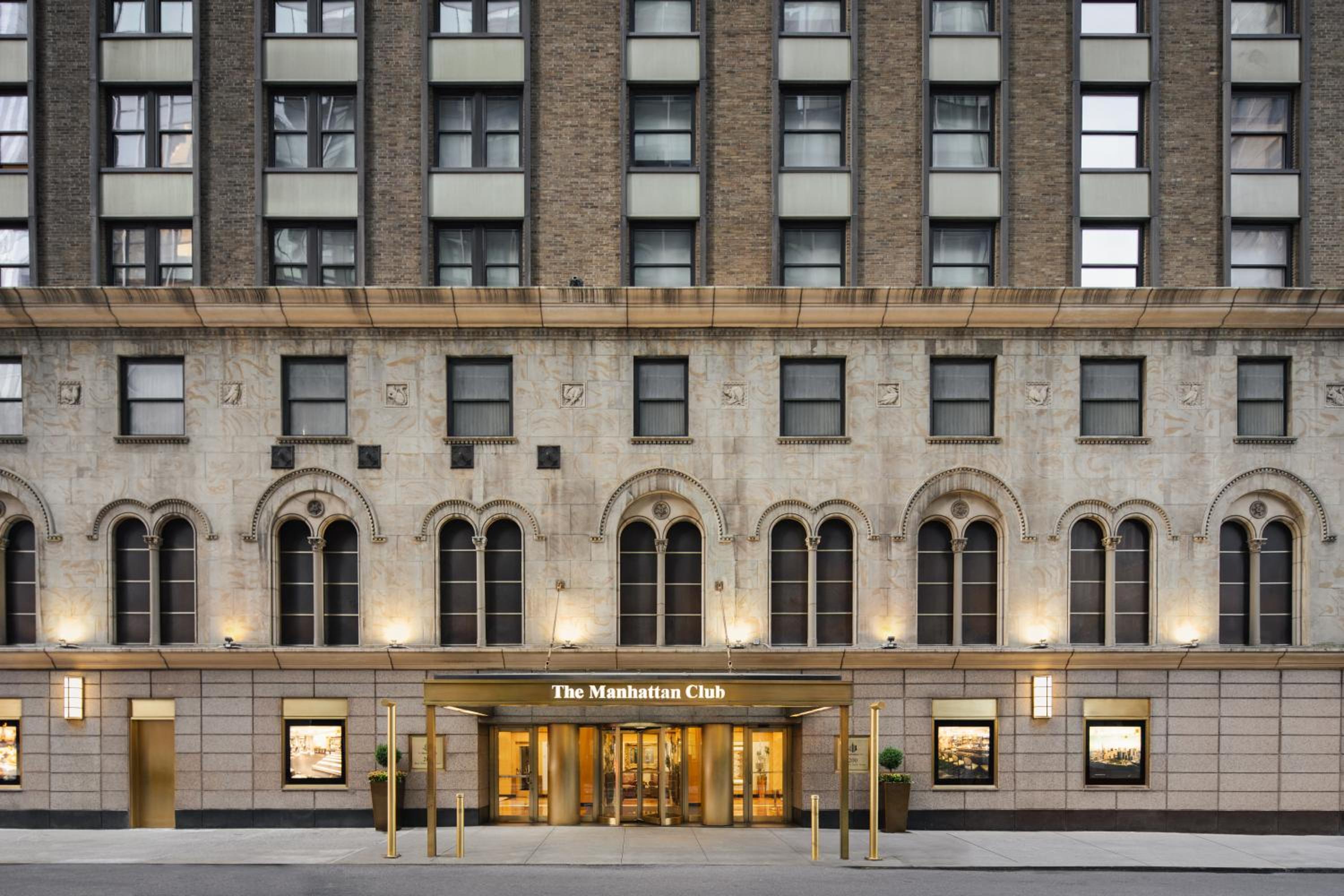 Hotel The Manhattan Club - Image 1