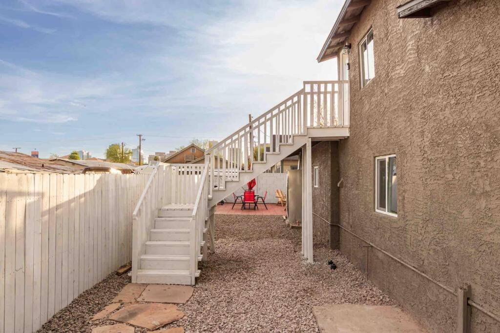 Your Downtown Cozy Studio With Backyard Unit C view 4