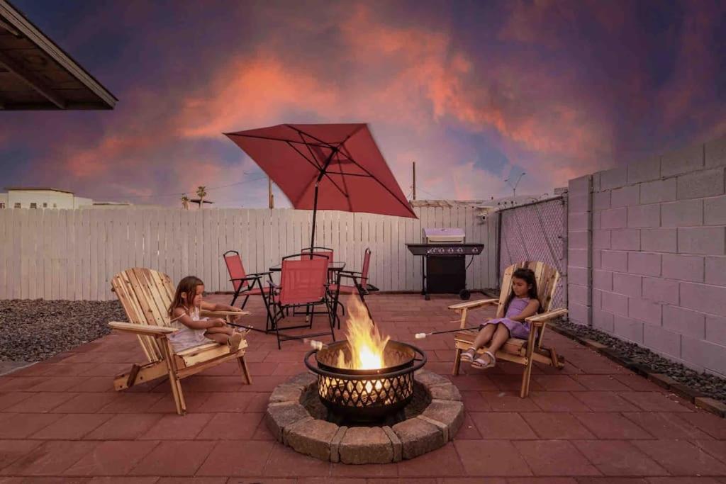 Your Downtown Cozy Studio With Backyard Unit C view 5