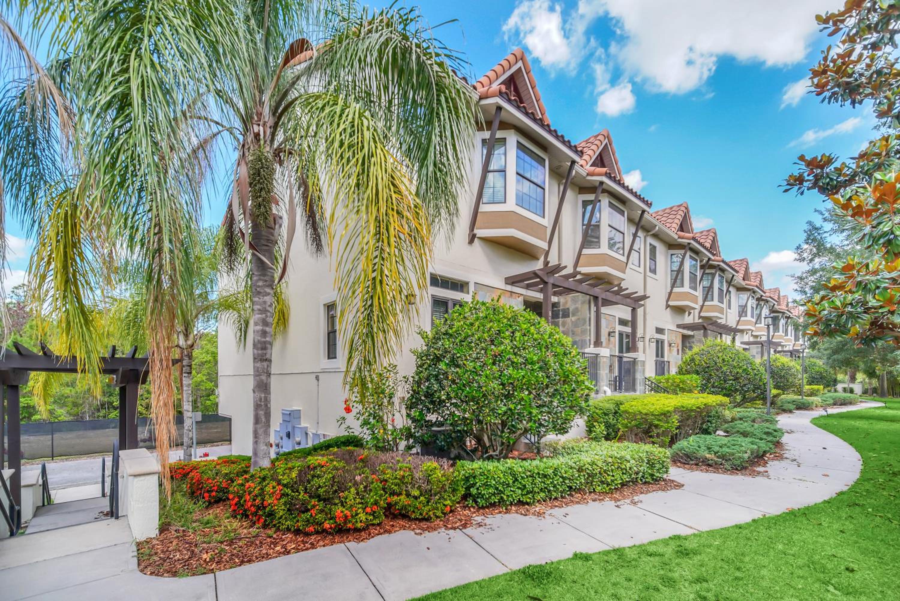 Luxurious Townhome - 5 minutes from Disney