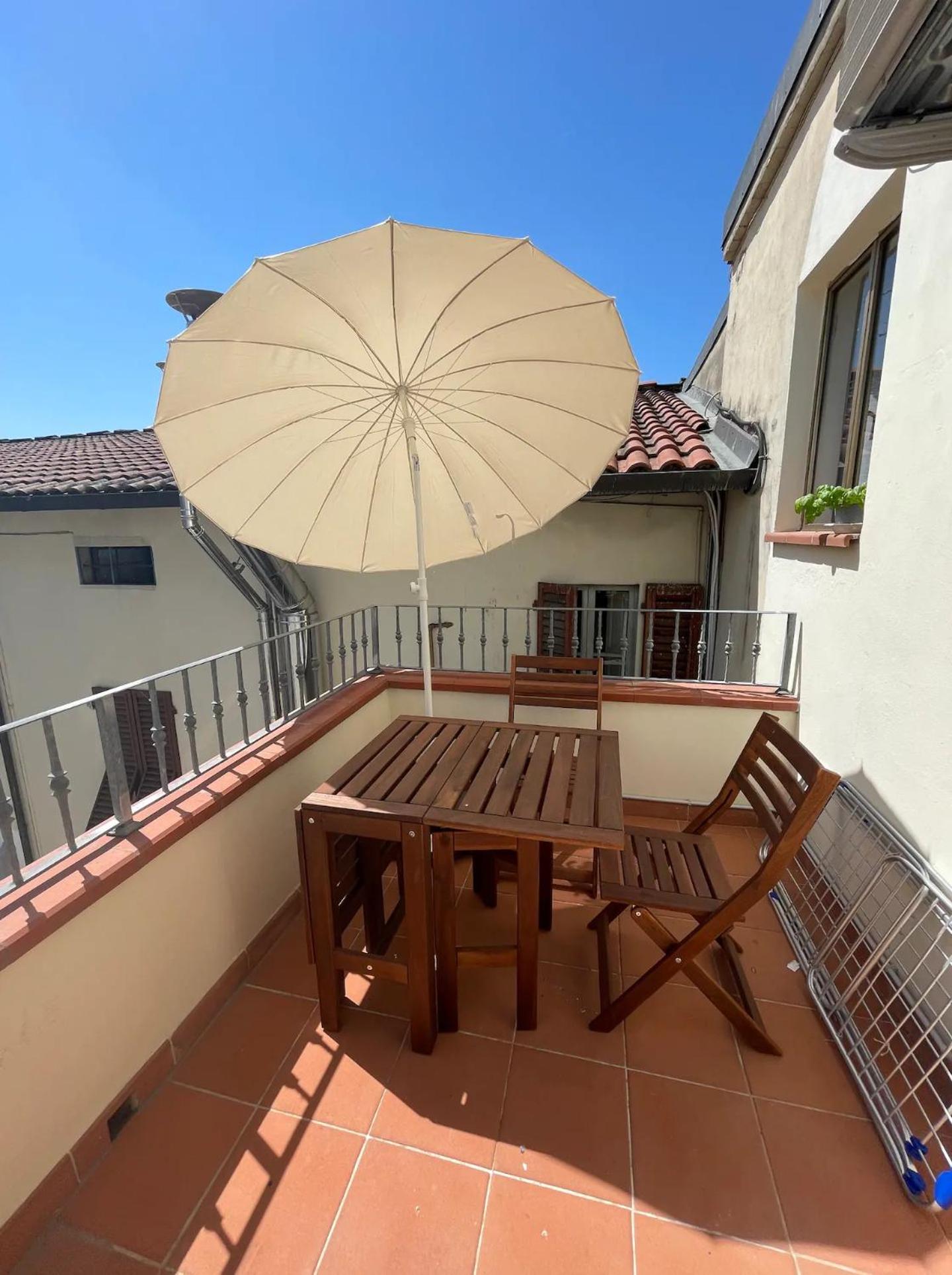 The Perfect Base to Explore Tuscany - Between Pisa, Lucca, and Florence! - Netflix & YouTube Premium Included