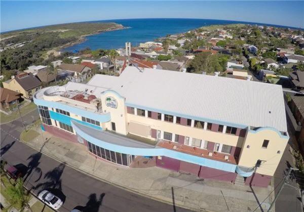 Brand NEW VIP Luxury 5/5 Star Beachside Escape